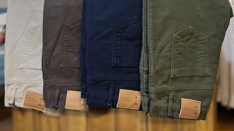 Perfect for any occasion, our own Henry's brand of moleskin and carrera cotton jeans available in five colour options.
#menswear #cotswolds #countryclothing #madeinengland