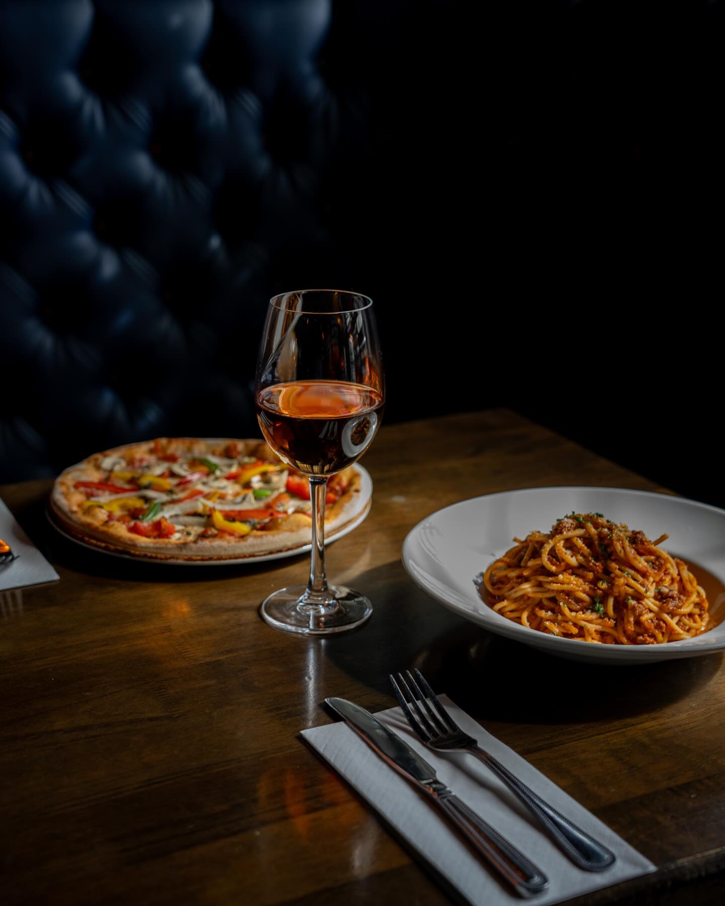 Make the most of your weekend and keep the plans going into Monday ✨ Just a reminder that Capones will be open from 1pm on Bank Holiday Monday.
#caponesgalway #restaurantgalway #thisisgalway #bankholidayvibes