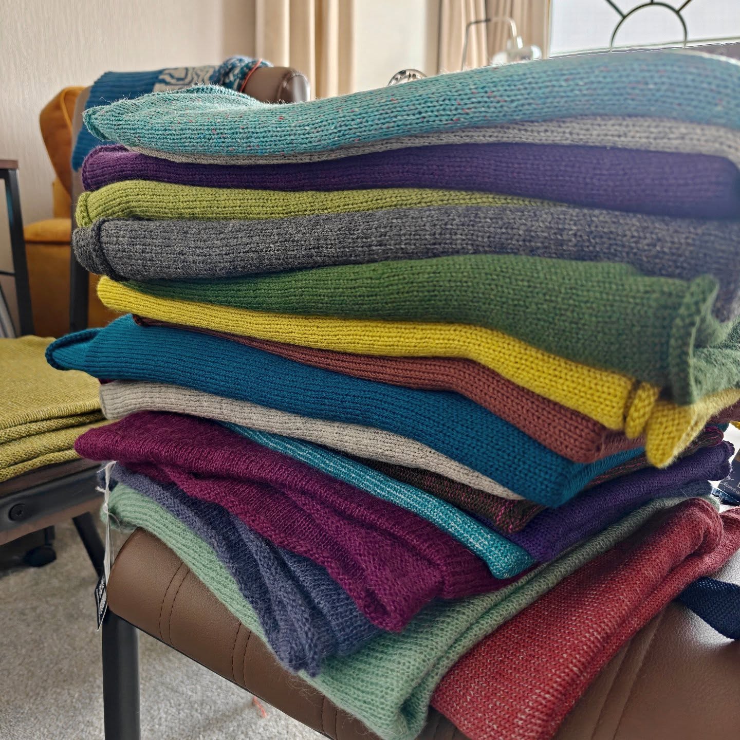 Getting these knits ready for a light steam! ✨ Just one part of my preparations for the upcoming event tomorrow and Thursday at @artsandcraftsinkeswick on Lake Road, Keswick. So excited to see you all there! 🧶🛍️
#CraftFair #Keswick #behindthebusiness