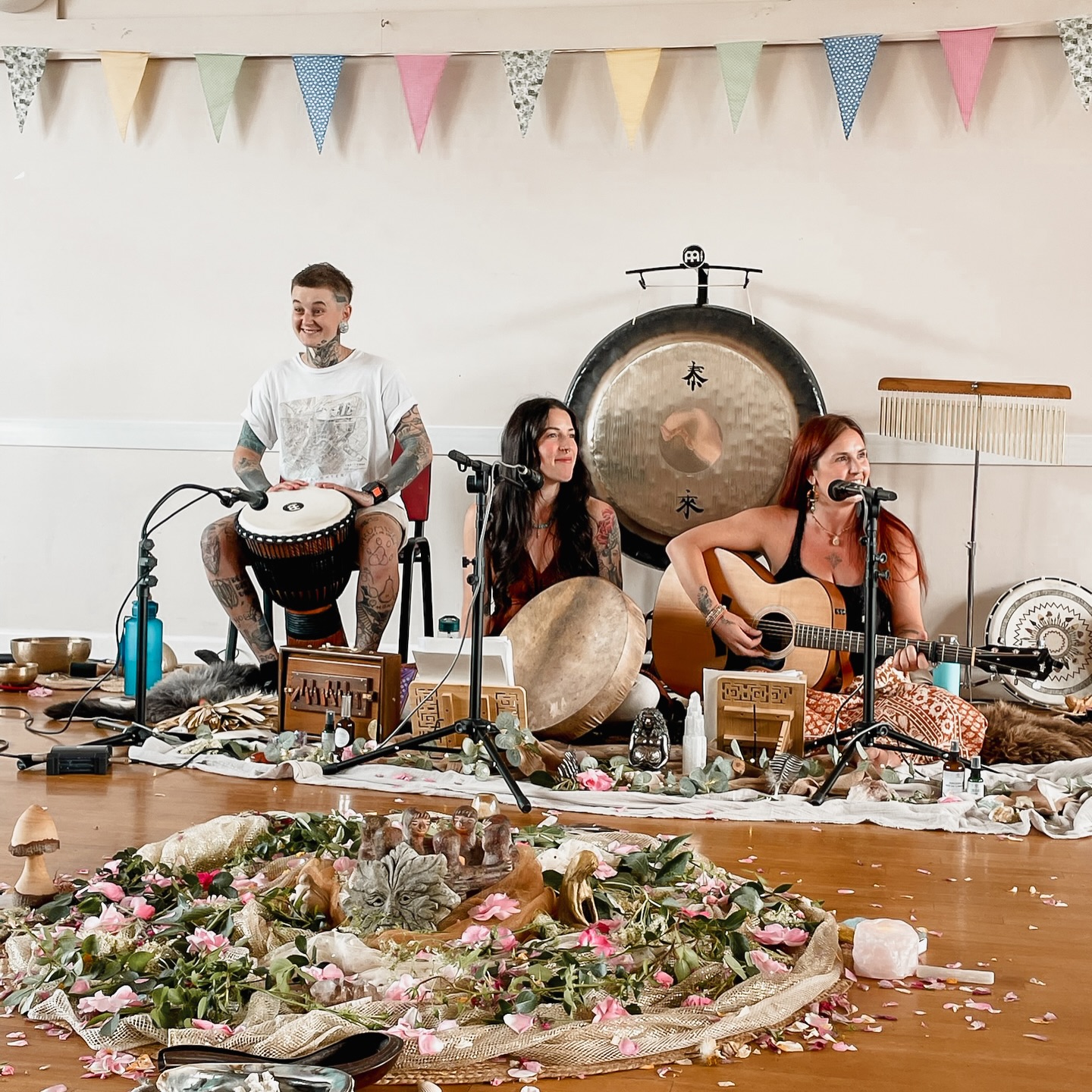 Sending so much love out into the world & gratitude to @rise_gathering for bringing such a lovely community of people together to move, dance, listen, rest, receive & open yesterday at their micro festival.
It’s amazing how much we can explore in one day together & to witness each element unravelling and weaving its magic into the next session was so beautiful to experience, thank you to @rovingcat for bringing your vision to life & allowing @sallysmiles @con_hexagon & I to bring Earth Song to the group, we absolutely LOVE sharing our hearts & voices & to see everyone sing, dance & smile was very special.
A big shout out to all the facilitators who brought their offerings from a place of love, you’ll always continue to inspire me. @loveallwaysyoga @sallysmiles @wildlove_yoga @emshanti.yoga @mirandawhite5rhythms @serenity_flow_with_jo @yoga_rewild
🌿🌿🌿
#risefestival #malvernfestival #wildloveyoga #yogafestival microf
