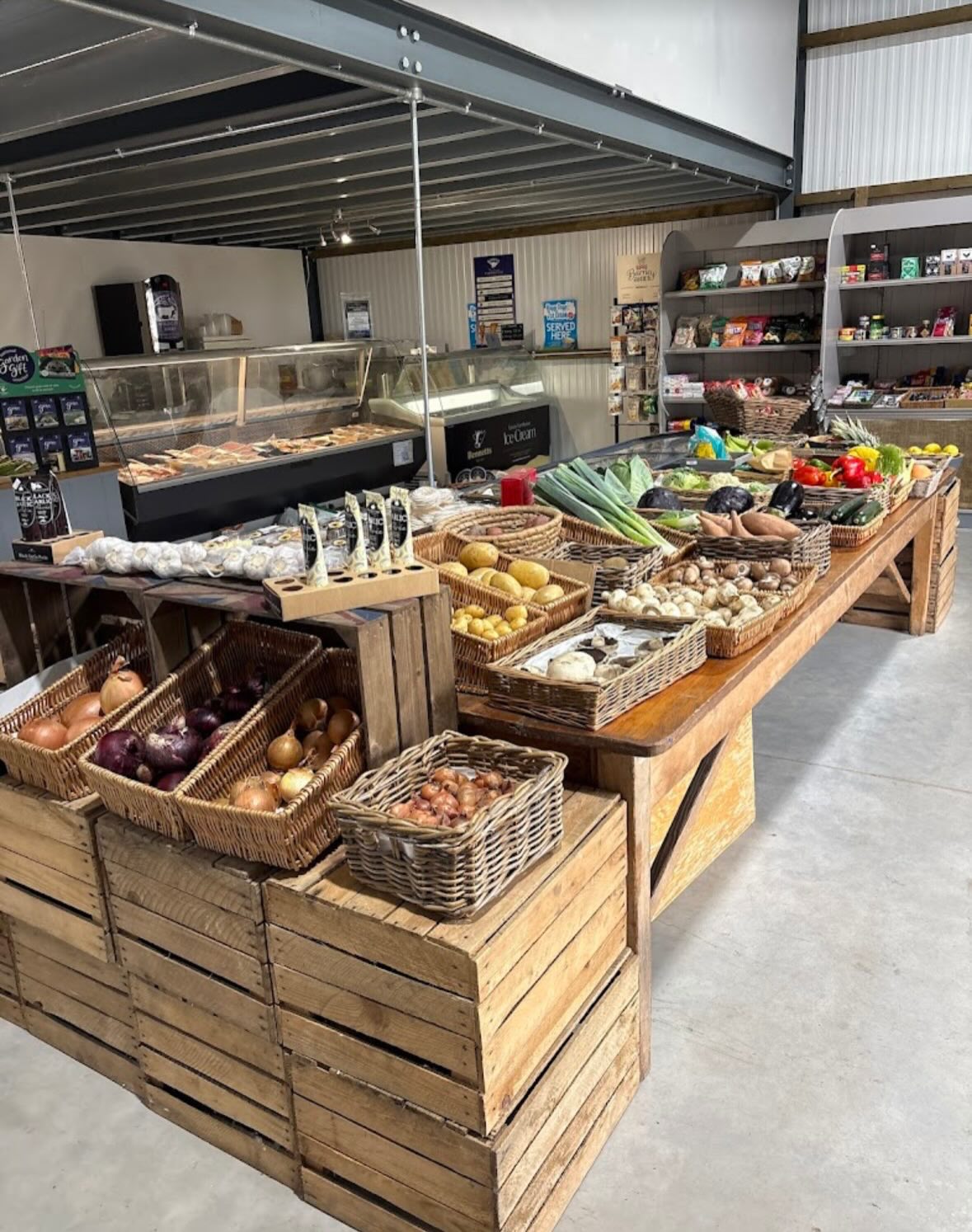 Farm shop also looking fab with a great selection of local produce from around the county including @leggesofbromyard @wildcowdairy @bennettsicecream @mawleymilk @twofarmerscrisps ,Lamingโs bread and Wyre Pie