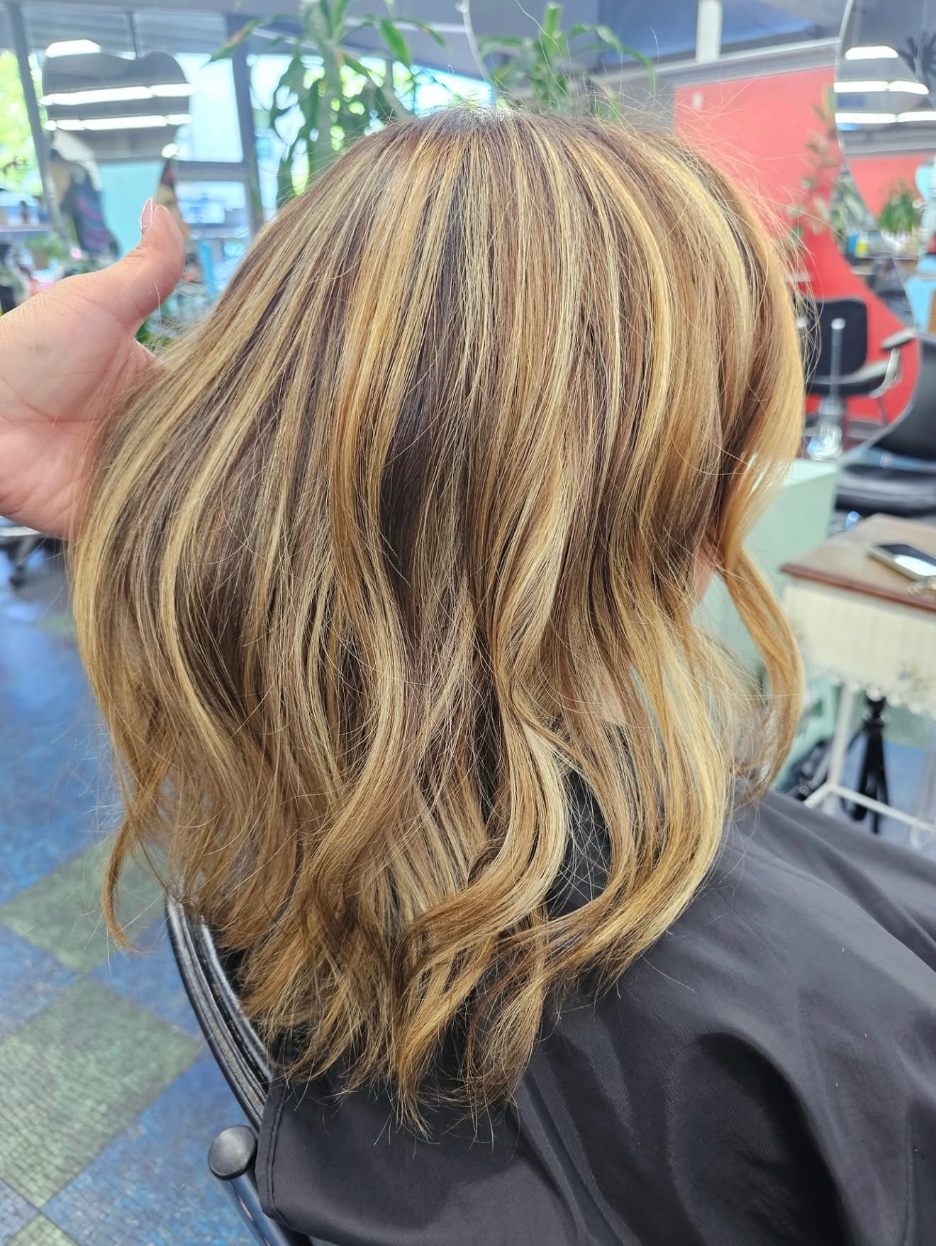 From copper to a customized blonde and brown balayage 😍
#salonlife #balayage #downtowncampbell #sanjose #blonde