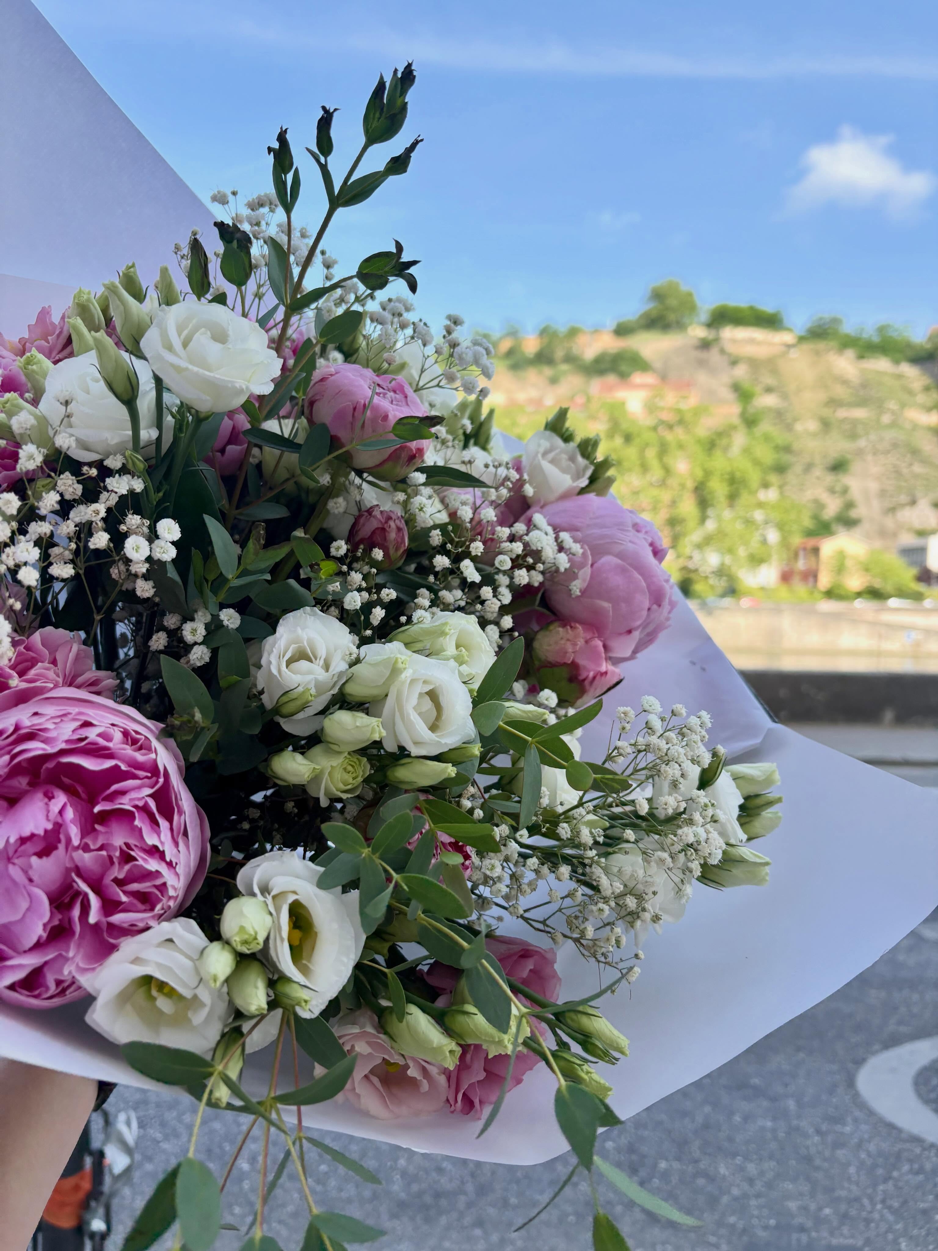Merci pour vos commandes pour la fête des mères 🌸
Bonne semaine fleurie !
Des fleurs partout, tout le temps - depuis 2022•
#fleuristelyon #bouquet #fleurslocales #fleursdesaison