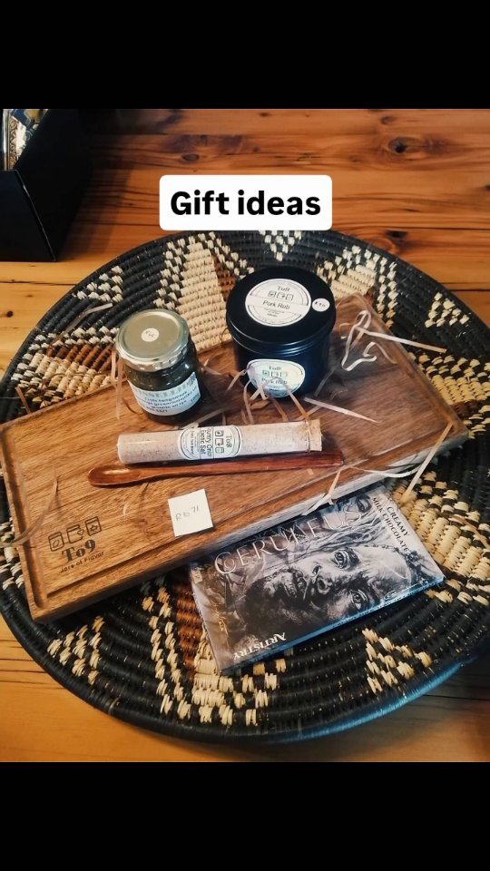 For the man in your life.
#giftideas #foodies #spicelovers #to9herbandspice #SupportLocalSA
Contact us to order your spice gift!