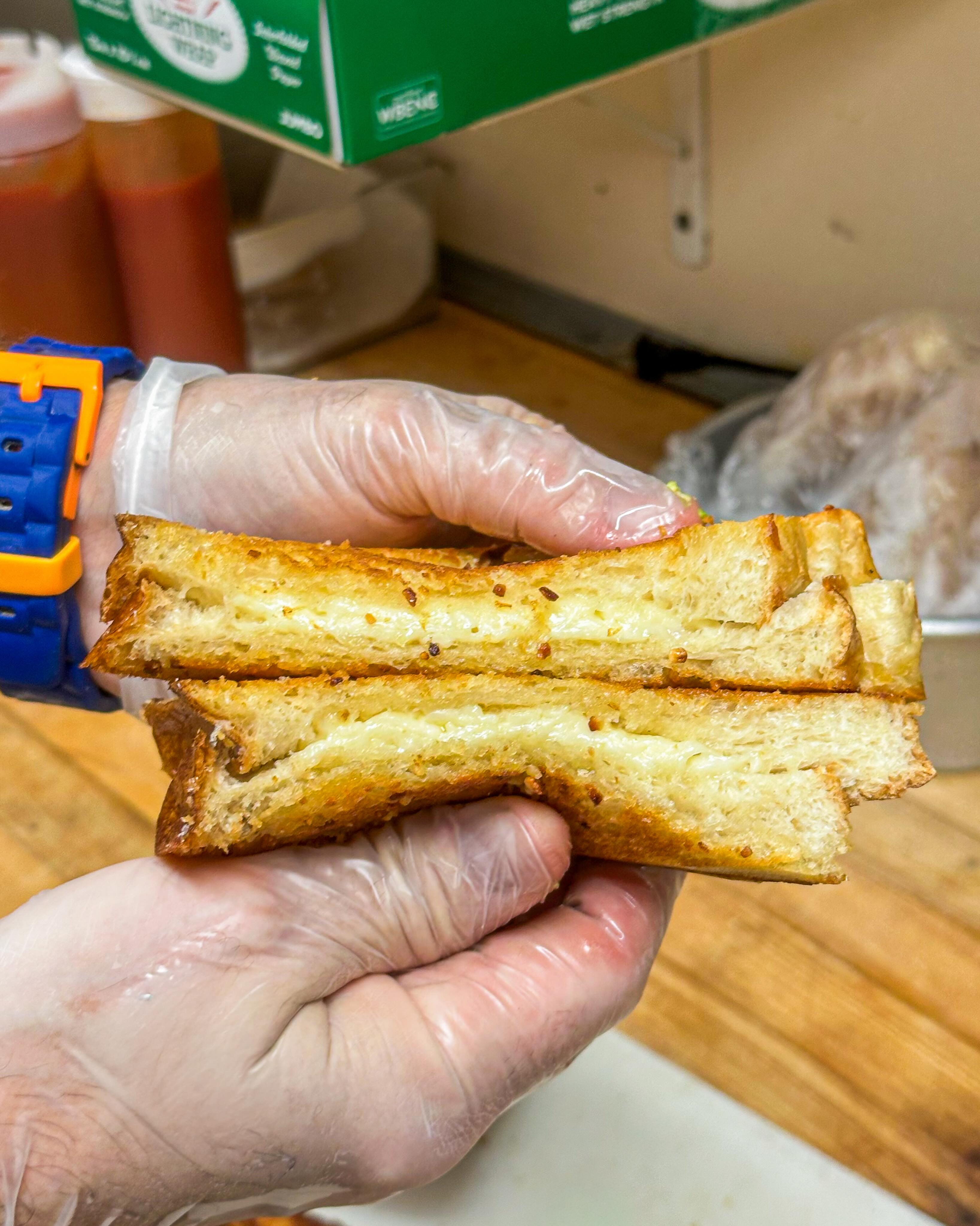 Asiago on garlic toast 🧀🔥
This might just become your new favorite way to have a grilled cheese. Come grab yours at #CinosHotBagles
#grilledcheese #deli #longisland #oceansideny