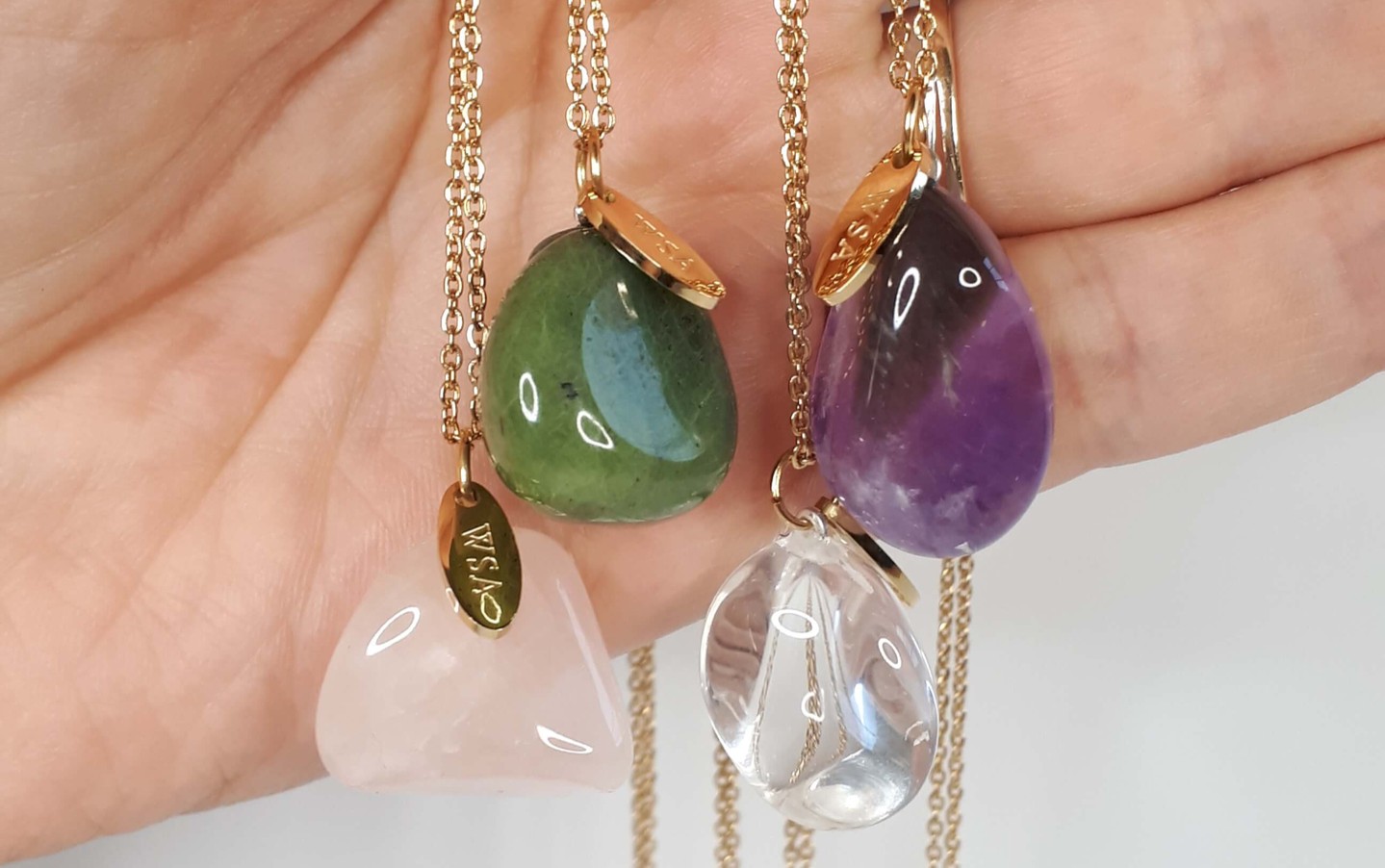 We love gemstones because they are never perfect in the same way.
Their natural shapes, soft colour differences and organic details make every piece feel alive. That is exactly what makes gemstone jewelry so special.
Our necklaces with organic gemstones are made for those who feel connected to nature, colour and meaning.
#gemstonelover #naturalbeauty #organicgemstones #jewelrywithsoul #wildstonesamsterdam #gemstonejewelry #bohojewelry