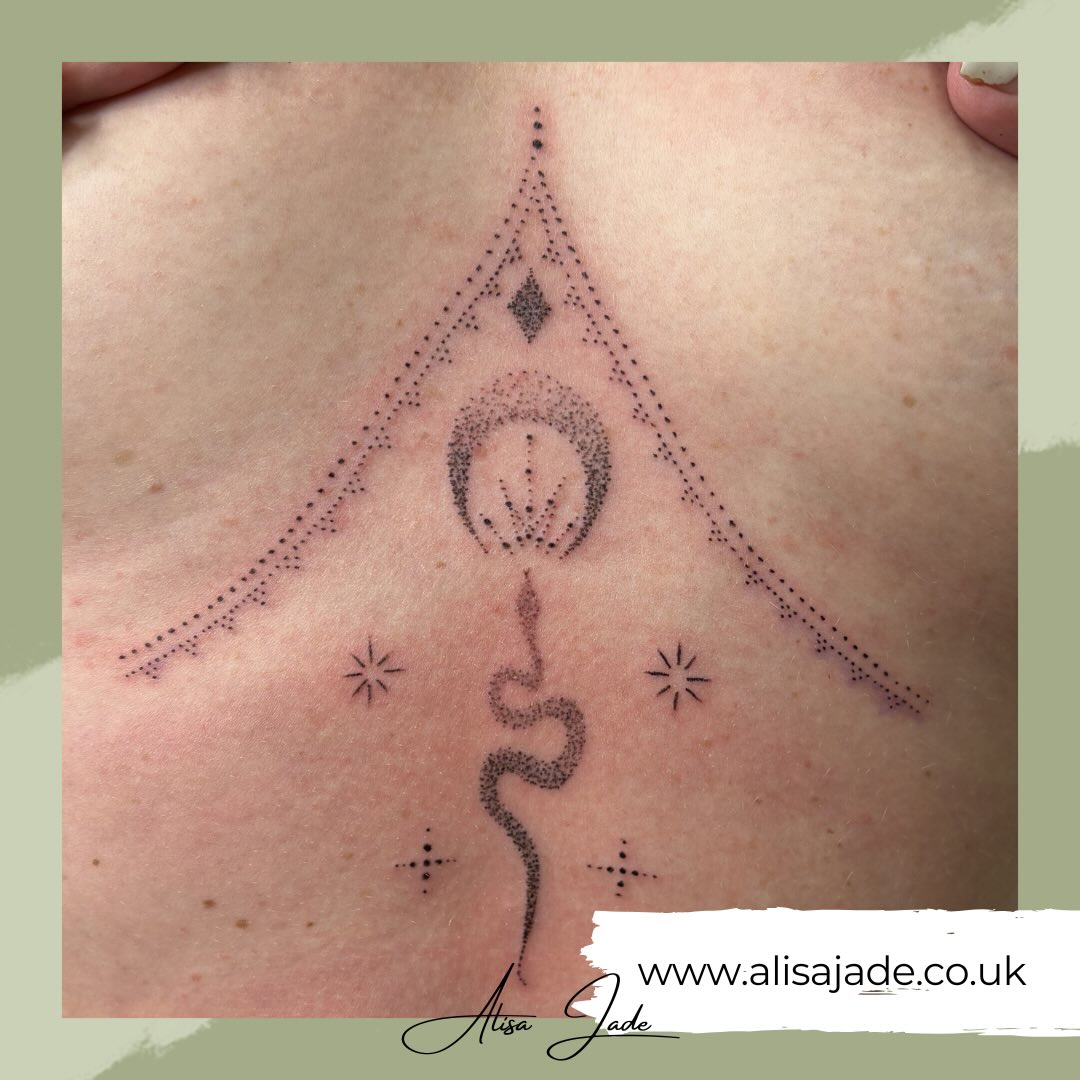 🐍 To wear the serpent is to honour change… and the strength it takes to become something new 💫
##sternumtattoo #dotwork #ornatetattoos #delicatetattoo snaketattoo