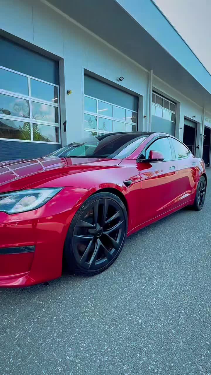🔥⚡️ 1020 PS. Keine Kompromisse. ⚡️🔥
Der neue Satz Sommerreifen für dieses brutale Tesla Model S Plaid Monster ist montiert. 🏁
Bei über 1.000 PS zählt jeder Zentimeter Kontakt zur Straße. Maximale Traktion, präzises Handling und Performance auf höchstem Niveau – genau dafür sorgen die richtigen High-Performance-Reifen. 💨
✅ Perfekter Grip bei Beschleunigung
✅ Höchste Stabilität bei Highspeed
✅ Professionelle Montage & Auswuchtung
✅ Beratung vom Reifen-Profi
Dein Fahrzeug verdient mehr als Standard. 🚗⚡️
📍 PNEUSCENTER GmbH – Rodeneck, Südtirol
📞 +39 0472 888048
📲 WhatsApp: +39 348 6966069
#TeslaPlaid #ModelSPlaid #1020PS #Sommerreifen #rodeneck
Mehr Infos auf www.pneuscenter.com
