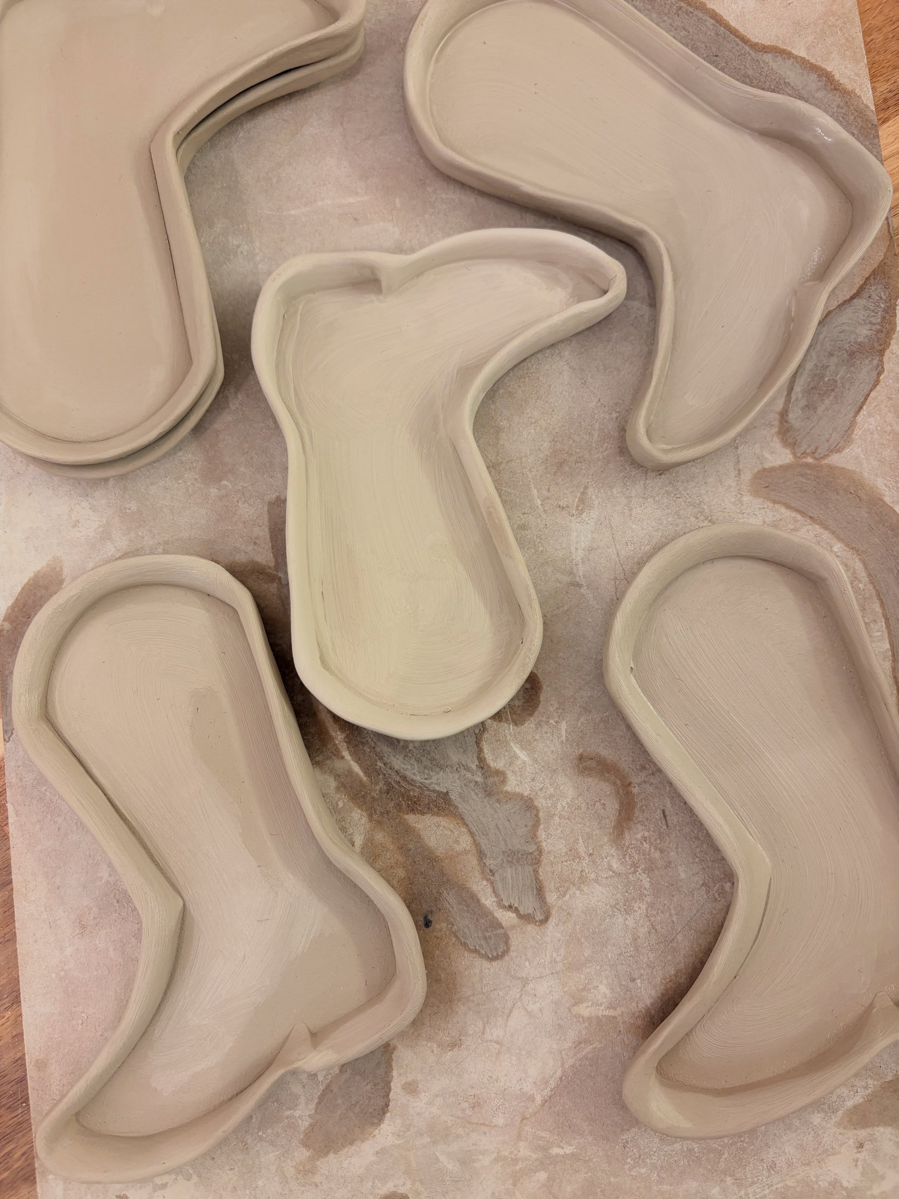 🤠 BOOTS & BRUSHES 🤠
We’ve been busy creating some country-inspired pottery pieces and honestly… we’re getting SO excited for this one!
✨ A few last spaces remain for our final Boots & Brushes night on 11th July
✨ Plus a table of 2 has just become available for 27th June! ❌ NOW FULLY BOOKED ❌
Expect country tunes, themed cocktails/mocktails, nibbles, exclusive stencils and plenty of pottery painting 🎨
Adults only • Limited spaces • Book online
Tell us in the comments 👇
🤠 What country-themed stencils would you love to see?
🎨 And what pottery pieces should we have ready for you?
Cowboy boots optional… but highly encouraged.
#BootsAndBrushes #CountryNight #PotteryPainting #TivertonEvents #DevonNightsOut 🤠✨