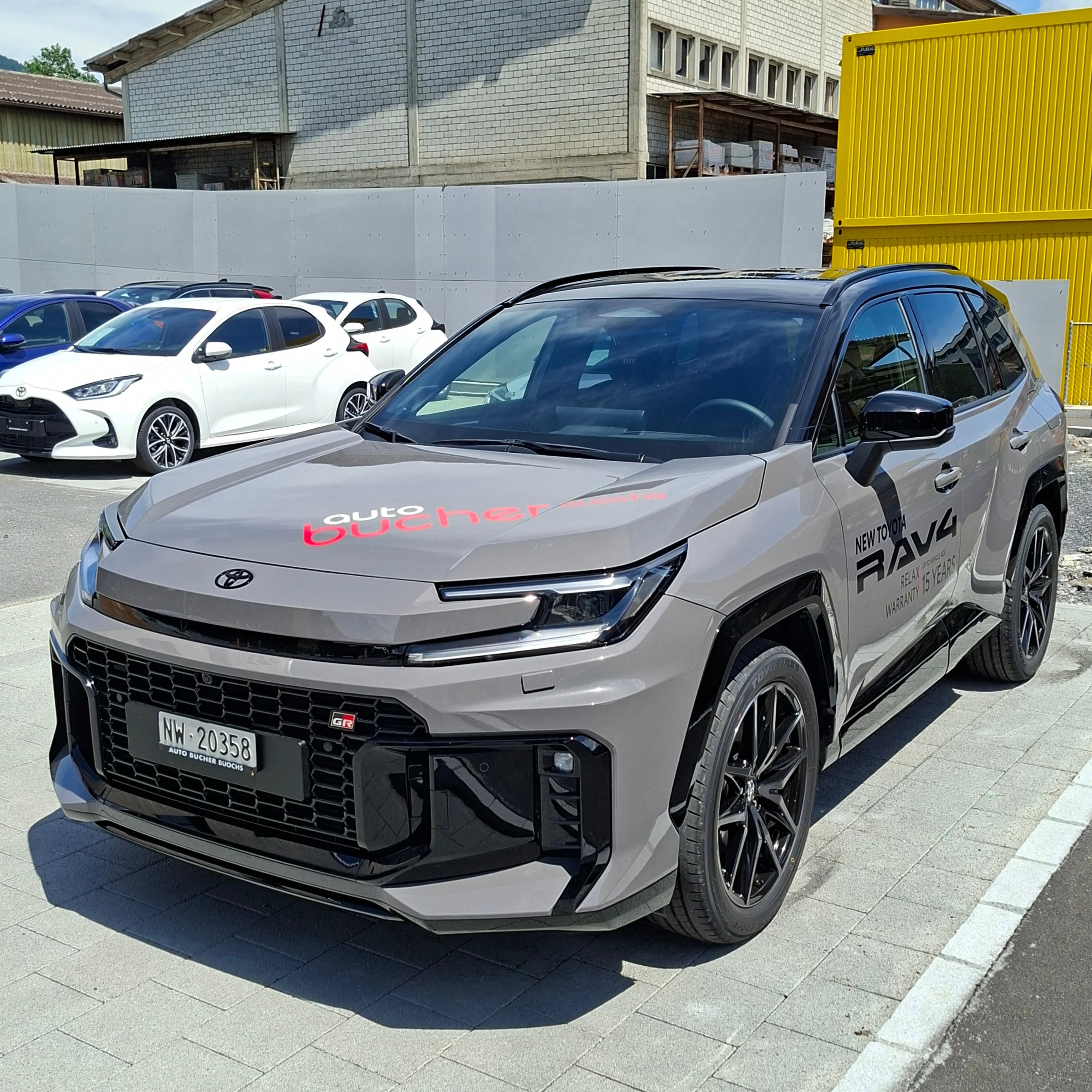 Der neue Toyota RAV4 ist eingetroffen und steht für dich zur Probefahrt bereit.