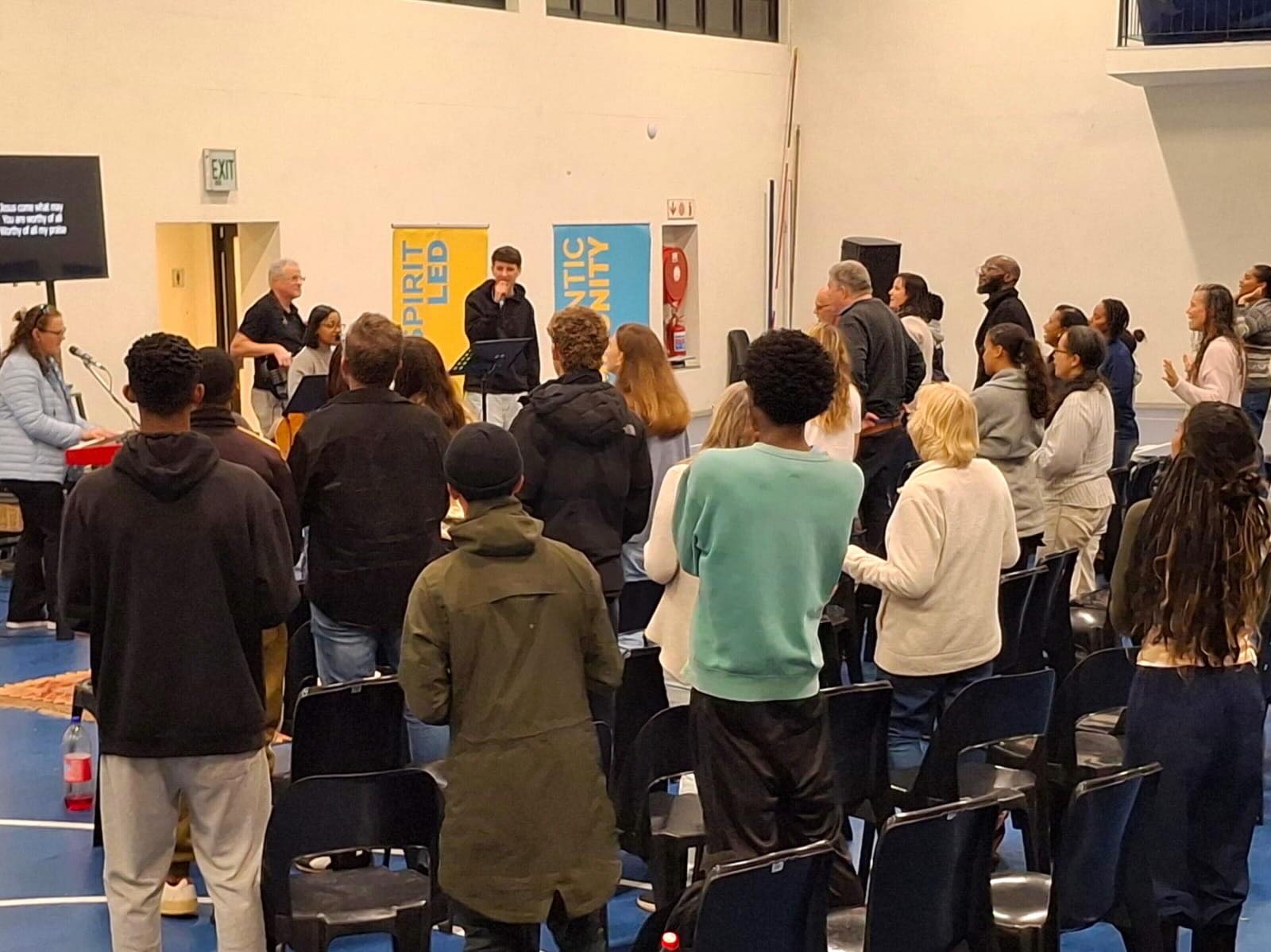 Such a beautiful time worshipping with @godandcitychurch last night 🔥