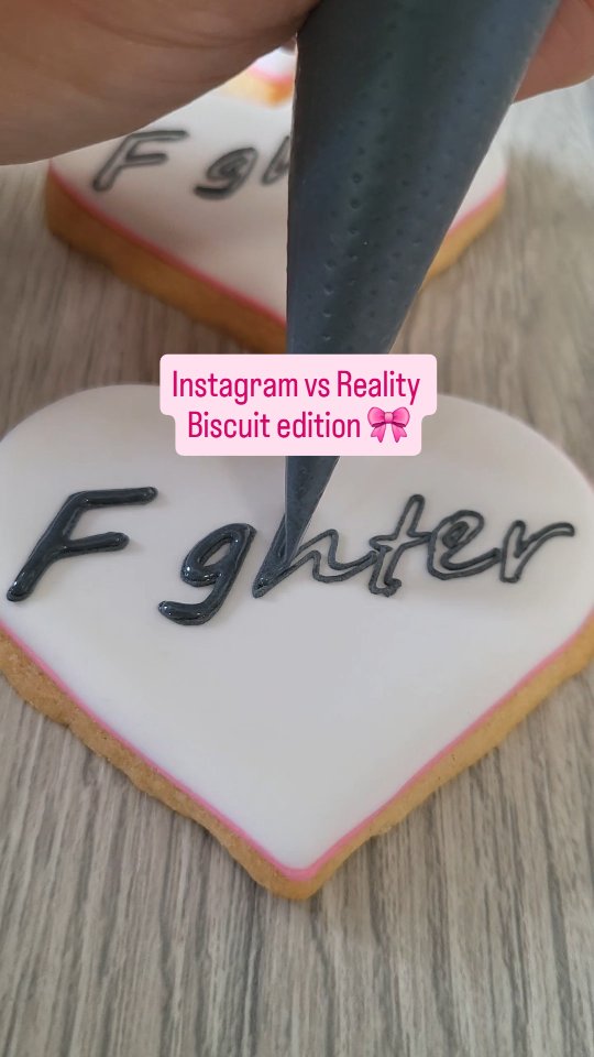 The reality of icing biscuits 🩷
Why do sped-up icing videos make it look SO easy!
My life behind the scenes 😂
We've all been there... "I'll be 5 more mins"
Two hours later 👀
#breastcancerawareness #biscuitdecorating #cookiedecorating #bakingreels #smallcreator