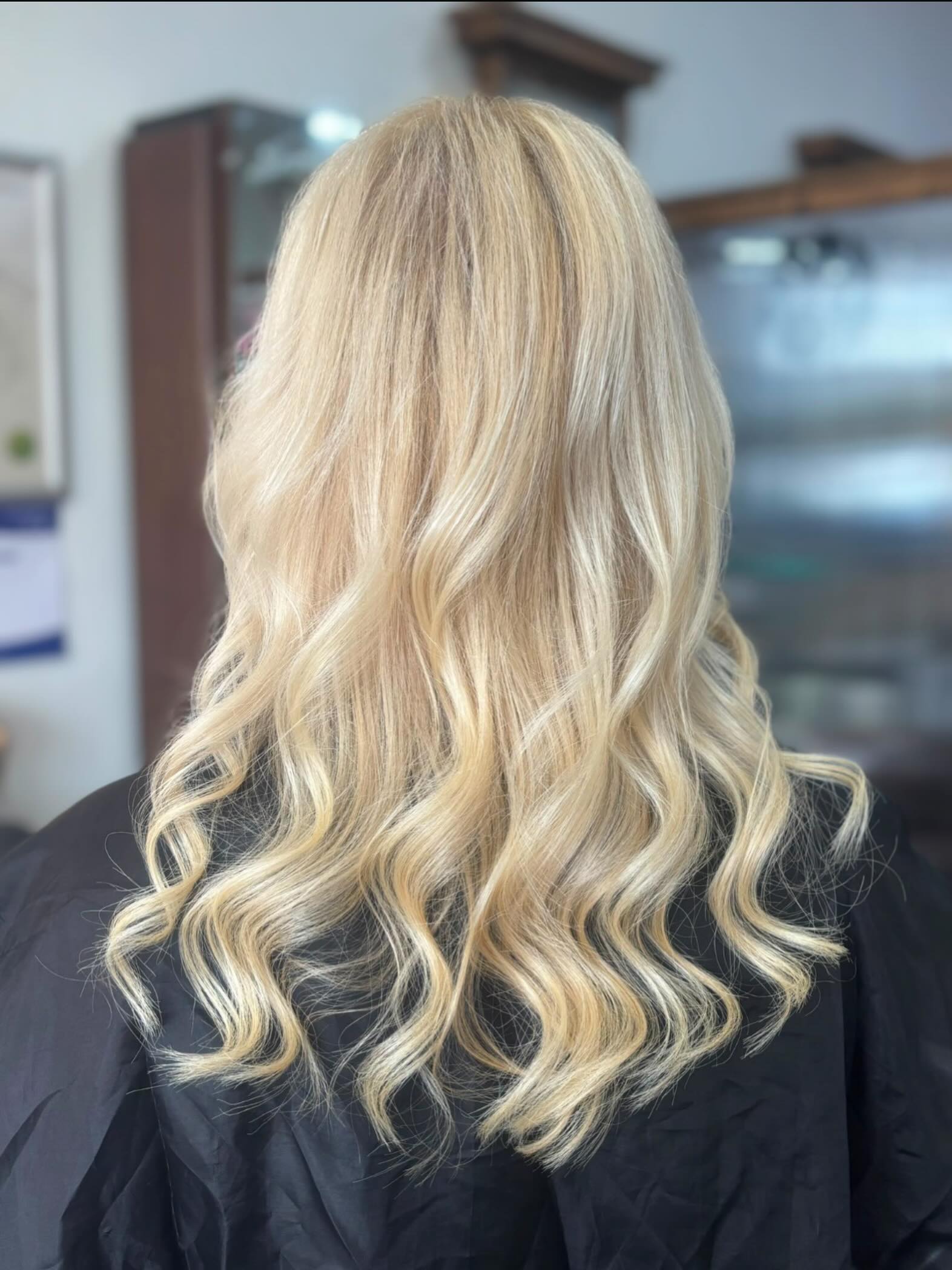£25 cut and blowdry with our future professionals
@sacha_salonsienna @olivia_salonsienna
Call 01616540626 to book a model appointment ✨✨
📍Salon Sienna , Alkrington
📧info@salonsienna.co.uk
☎️01616540626