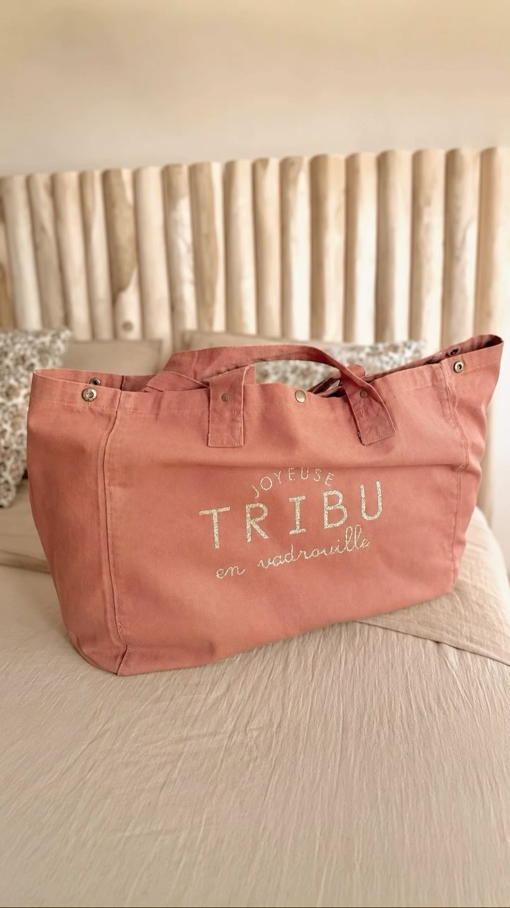 ☀️ Nouveauté en boutique !
Les grands cabas @marceletlily sont arrivés en boutique et se déclinent en plusieurs coloris.
Pratiques, légers et généreux, ils vous accompagneront tout l’été : à la plage, en week-end, au marché ou simplement dans votre quotidien.
Serviettes, crème solaire, courses, affaires des enfants… leur grand format permet d’emporter facilement tout ce dont vous avez besoin.
🏖️ Le plus difficile sera de choisir votre couleur préférée !