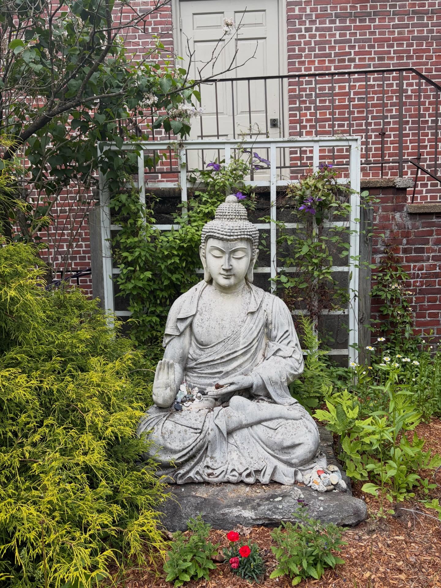 Buddhaṁ saraṇaṁ gacchāmi. Dhammaṁ saraṇaṁ gacchāmi. Saṅghaṁ saraṇaṁ gacchāmi.
Some friends from my recent 7 night silent meditation (vipassana) retreat, offered by @insightmeditationsociety, under guidance of teachers Greg Scharf, Carol Wilson, Devin Berry, Tara Mulay, and Brett Bethke