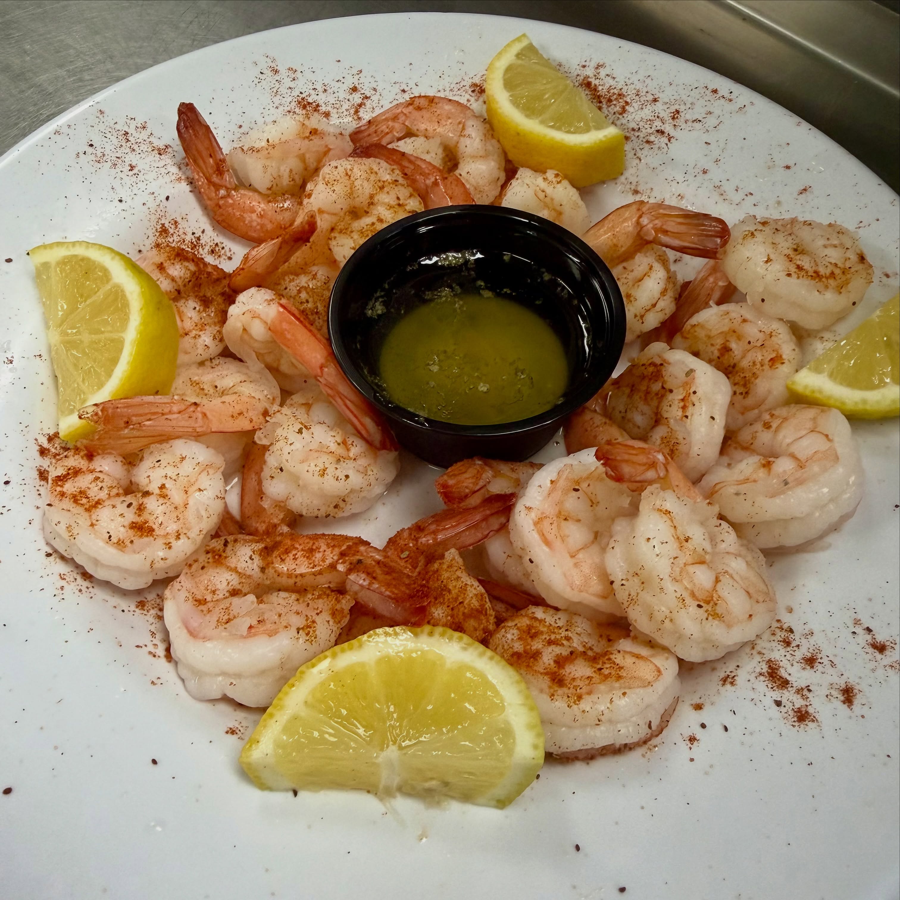 Seafood cravings? We’ve got you covered. 🍤 Steamed shrimp pairs great with a cold one 🍺