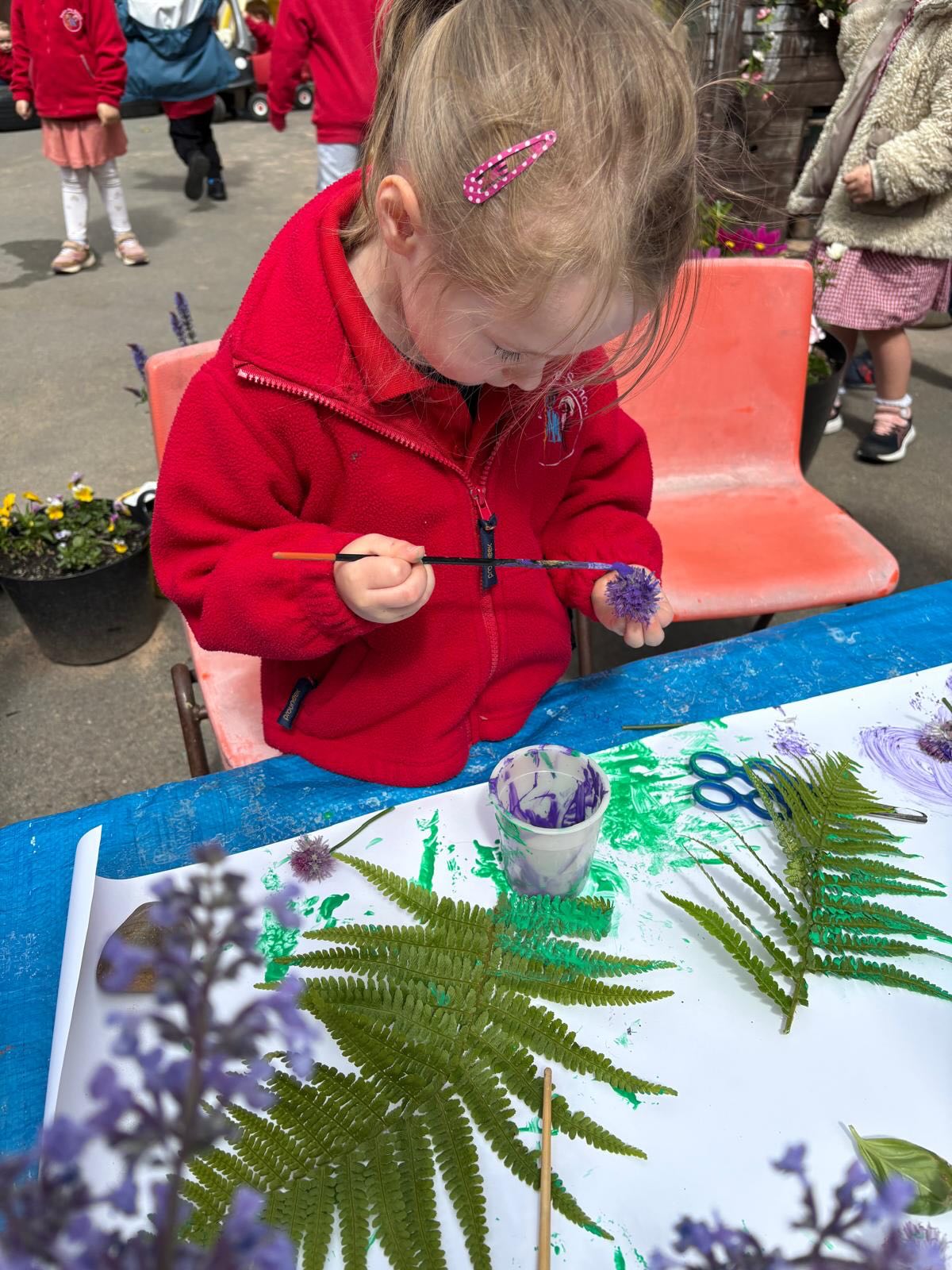 Leaves, flowers and a blank piece of paper can lead to such fantastic creativity!
We love this kind of activity- simple, beautiful, connecting with nature and completely led by the children. Every piece unique and every one a little work of art.
So good to have everyone back! 🌿