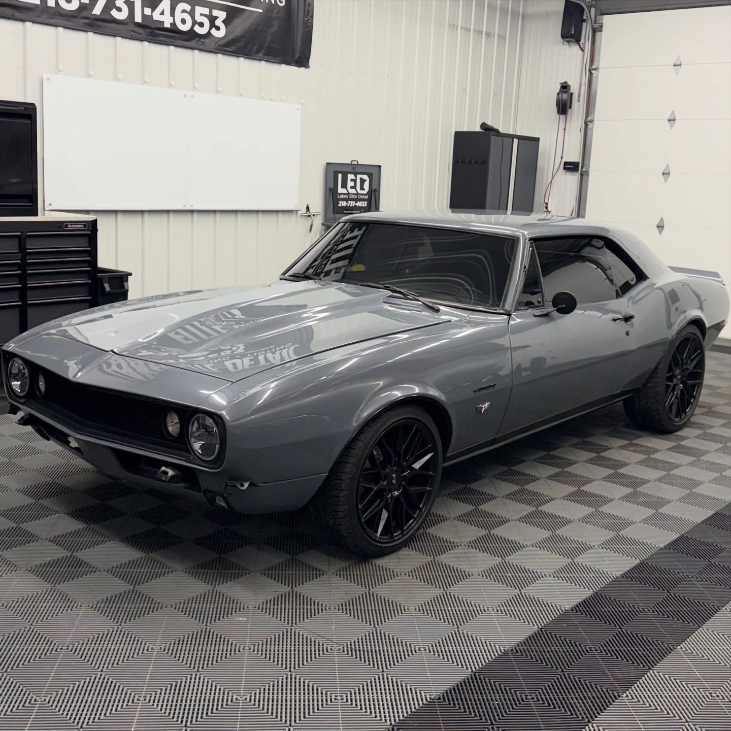 We had an awesome 1967 Camaro in for full ceramic window tint + full windshield installed ๐
Not only is the perfect interior protected now but it