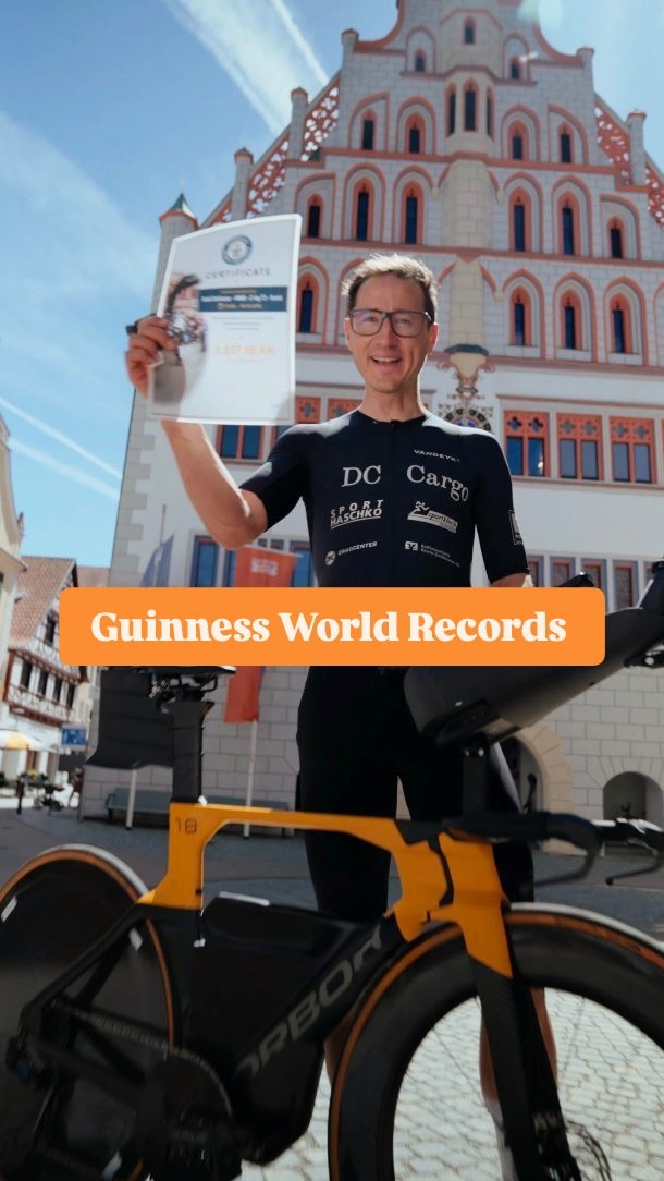𝐎𝐟𝐟𝐢𝐳𝐢𝐞𝐥𝐥: 𝟕 𝐓𝐚𝐠𝐞 𝐆𝐮𝐢𝐧𝐧𝐞𝐬𝐬 𝐖𝐨𝐫𝐥𝐝 𝐑𝐞𝐜𝐨𝐫𝐝𝐬 🌍🚴🏻
3.857,99 km | 7 Tage
𝐃𝐚𝐧𝐢𝐞𝐥 𝐒𝐭𝐞𝐢𝐧𝐡𝐚𝐮𝐬𝐞𝐫 steht auf der Urkunde.
Aber jeder, der diese 7 Tage miterlebt hat, weiß:
Hinter diesem Rekord stehen so viele Menschen.
𝐋𝐢𝐞𝐛𝐞𝐧 𝐃𝐚𝐧𝐤 𝐟ü𝐫 𝐝𝐢𝐞𝐬𝐞𝐬 𝐠𝐞𝐦𝐞𝐢𝐧𝐬𝐚𝐦𝐞 𝐀𝐛𝐞𝐧𝐭𝐞𝐮𝐞𝐫 🔥
#guinnessworldrecords #teamwork #weltrekord #zusammenhalt #ultracycling
