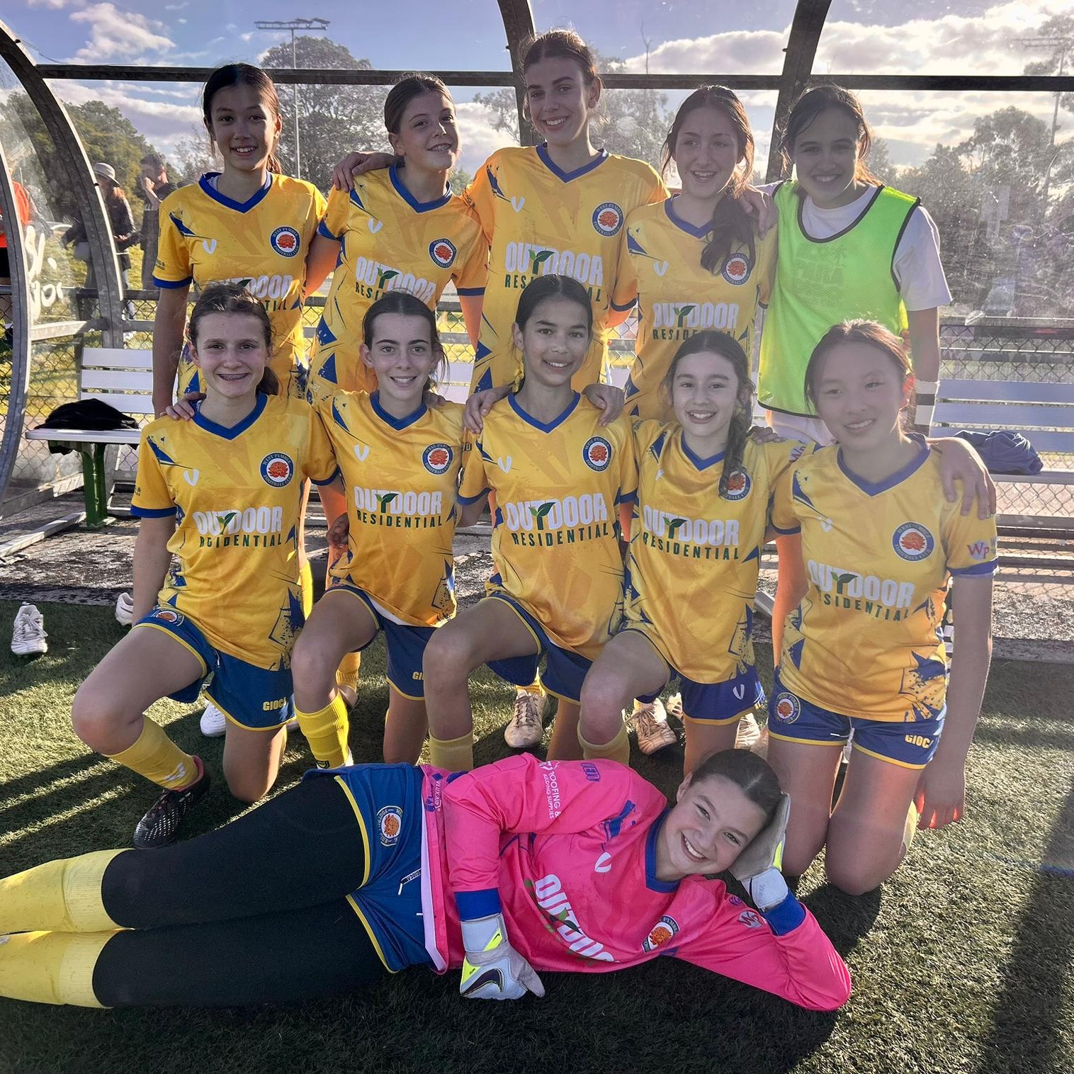 Round of 16 - NSW State Cup Success! 💛💙
Congratulations again to West Pymble FC G14 Diamond League on a great win in the Round of 16 of the NSW State Cup! An amazing feat considering they only had 10 players due to injuries and illness.
After a 2-2 draw, the match went to penalties where West Pymble secured the victory 4-3 against Forest Rangers.
Outstanding work from the entire squad, playing with such relentless determination, coached by Maddy Jelbart and Eva-Rose Durston, and managed by Vanessa Thompson.
Next up: TBC in the Round of 8 - let’s go West Pymble!!