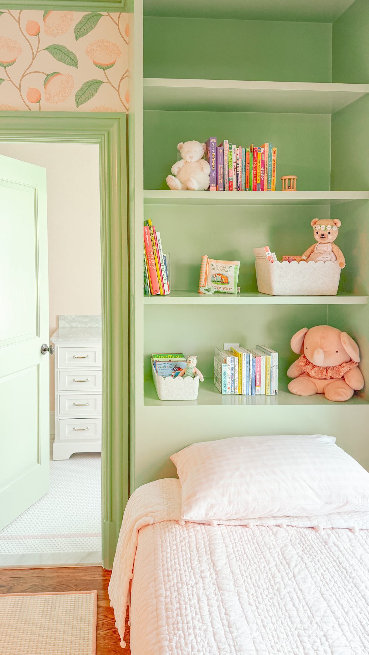 At Organizing Engineers, we love taking care of every detail — thinking ahead, anticipating challenges, and bringing solutions before problems even arise.
In this nursery, we categorized everything so that every single day feels a little easier and a little more predictable for mom and dad.
That’s the experience we create. And it can be yours too. 🤍
Link in bio.
#nursery #professionalorganizer #homeorganization #greenwichct