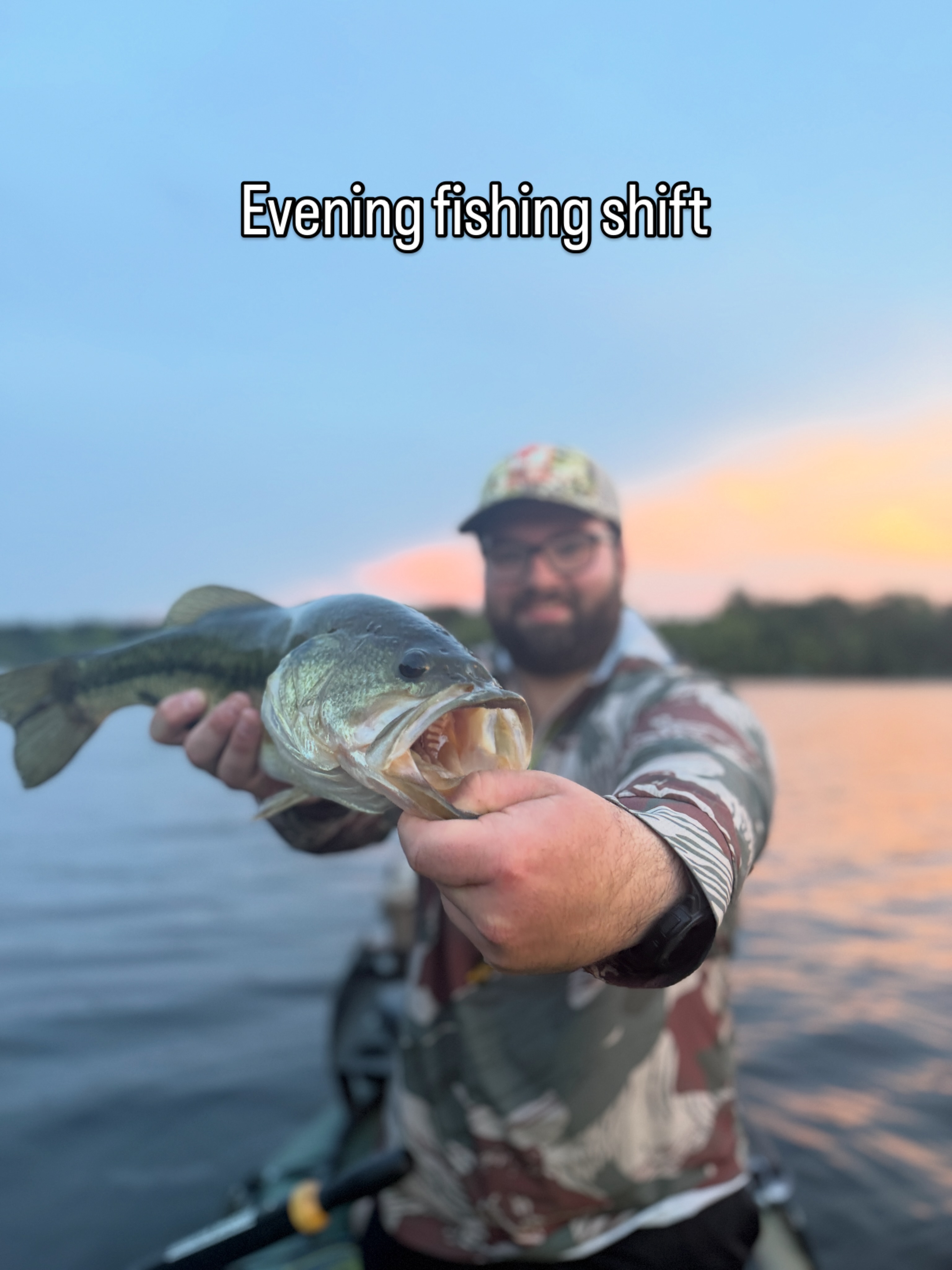 Nothing like an evening fishing on the local lake to catch a good one 🫡👏
Great catch to one of our owners - @ross_balkman !!
#fernwehflyco #bassfishing #onthefly