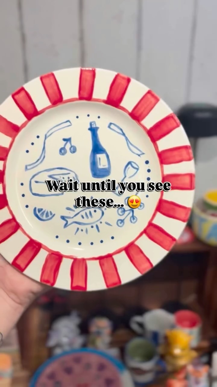 Fresh out of the kiln today and we are a little bit obsessed 😍✨
From colourful mugs to beautiful keepsakes, every piece is completely unique and hand-painted by our lovely customers.
If you’ve got pottery waiting to be fired, keep an eye on your messages – your masterpiece could be ready soon 👀
Which one is your favourite? Let us know below 👇
#Tiverton #PotteryPainting #DevonDaysOut #CreativeFun #HappyGlazePottery