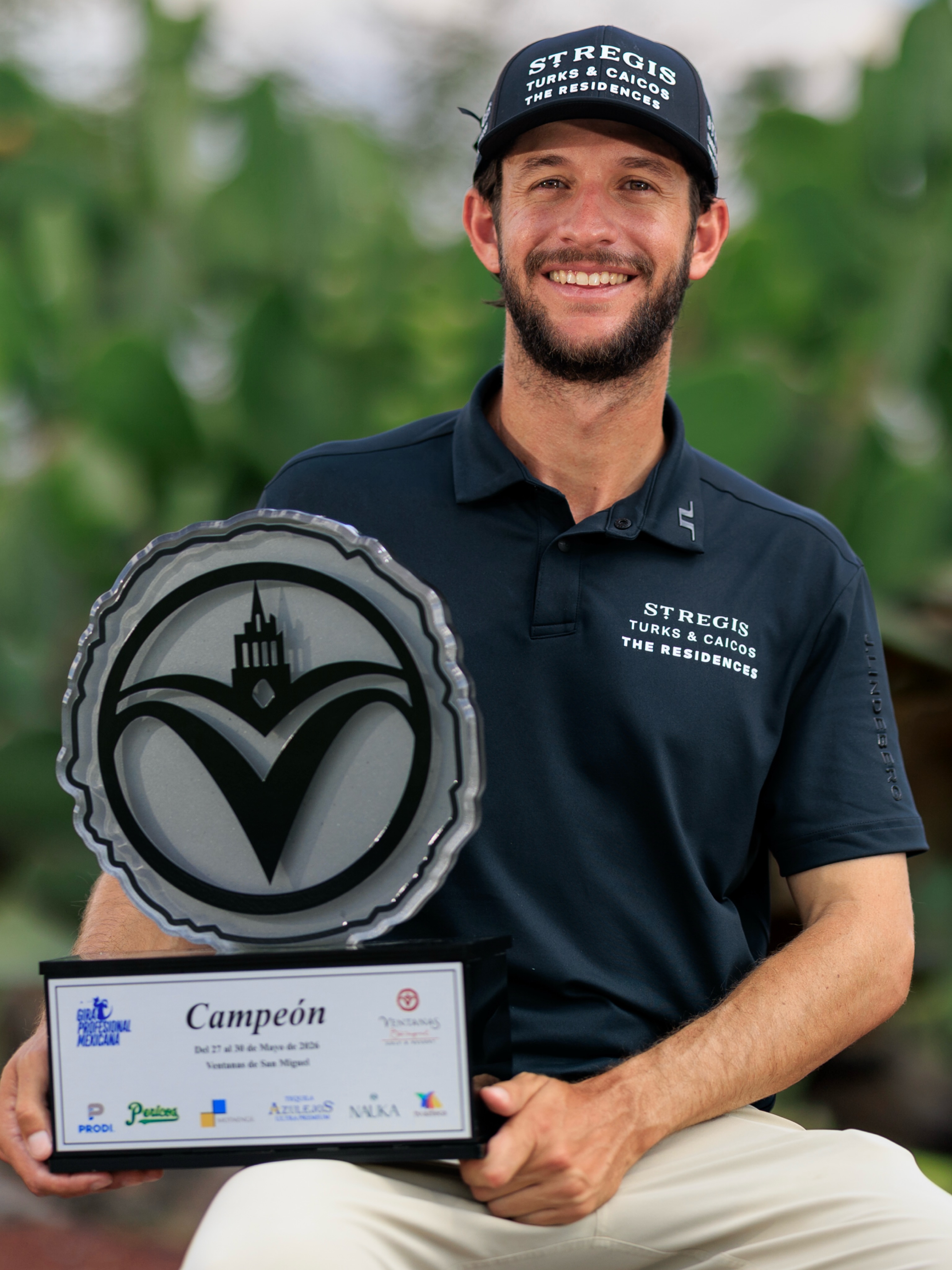 🏆🇻🇪 ¡Manuel Torres es el campeón del Tour Championship 2025-26!
Con una brillante ronda final de 64 golpes (-6), el venezolano cerró con 17 bajo par para conquistar la etapa más importante de la temporada y sumar su segundo triunfo del año tras ganar también el El Salvador Open Championship III.
Ventanas de San Miguel fue testigo de una actuación memorable que le entrega a Torres su tercer título dentro de la Gira Profesional Mexicana.
#TourChampionship #GiraProfesionalMexicana #GiraGolfMX