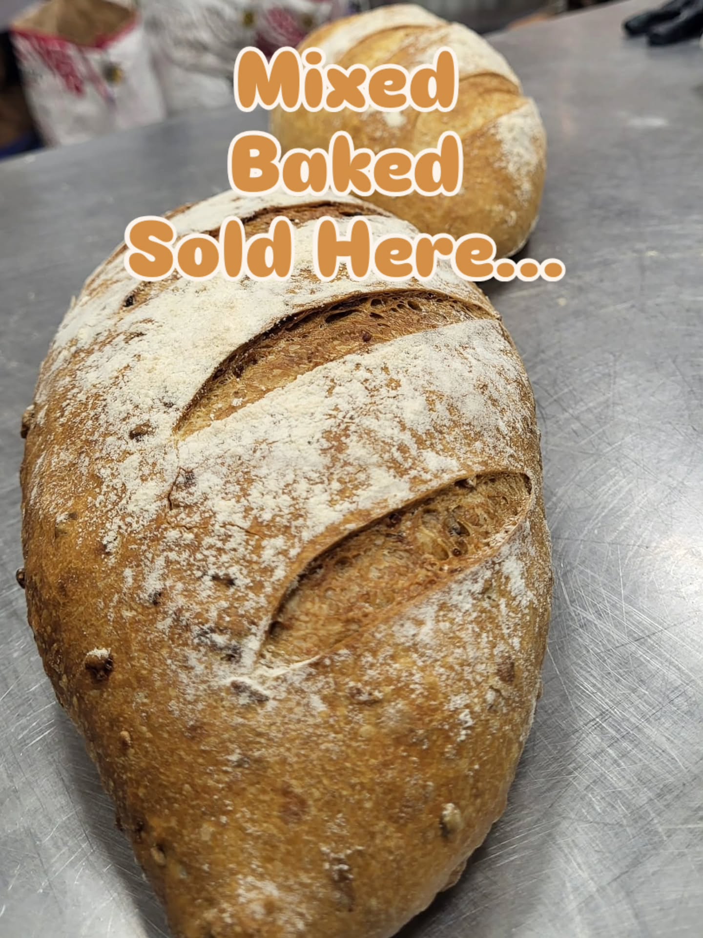 What the best way to start your month than a Fresh bread!!! Its aroma and flavor are created by complex chemical reactions during baking, with the scent triggering a primal, comforting response. #suportlocal #artisanbakery #familybakery #freshbread #madefromscratchwithlove❤️
