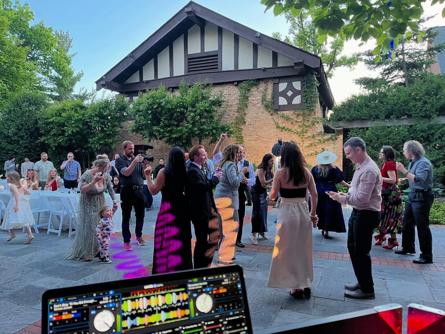 Dancing started early at this wedding and we did a group photo before kicking off the dance party which is a smart way to do it. A ton of great requests came in and then we ended with some sweet EDM ππΆ congrats again to the young couple! π₯