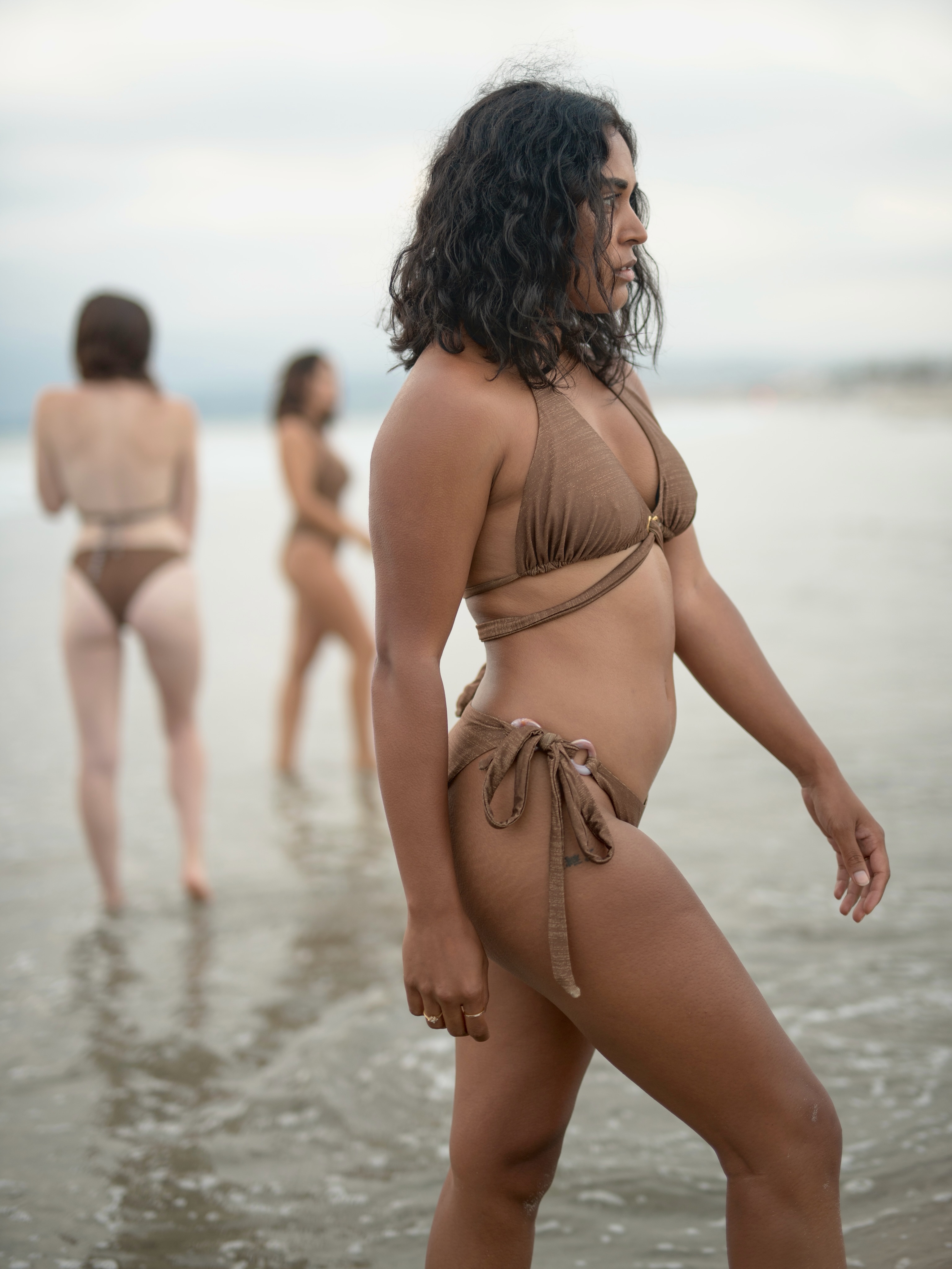 You know that feeling when you put something on and just... yes 🤍
No adjusting. No pulling. No wondering if it’s staying in place when you move.
Just you, fully supported, exactly as you are.
MY.O was made for that moment. For the woman who’s done compromising on how she feels in her own skin.
Fuller bust? Designed for you.
Want two looks in one? The ties are interchangeable.
Care about what touches your skin? Eco fabric, of course.
This summer is yours!