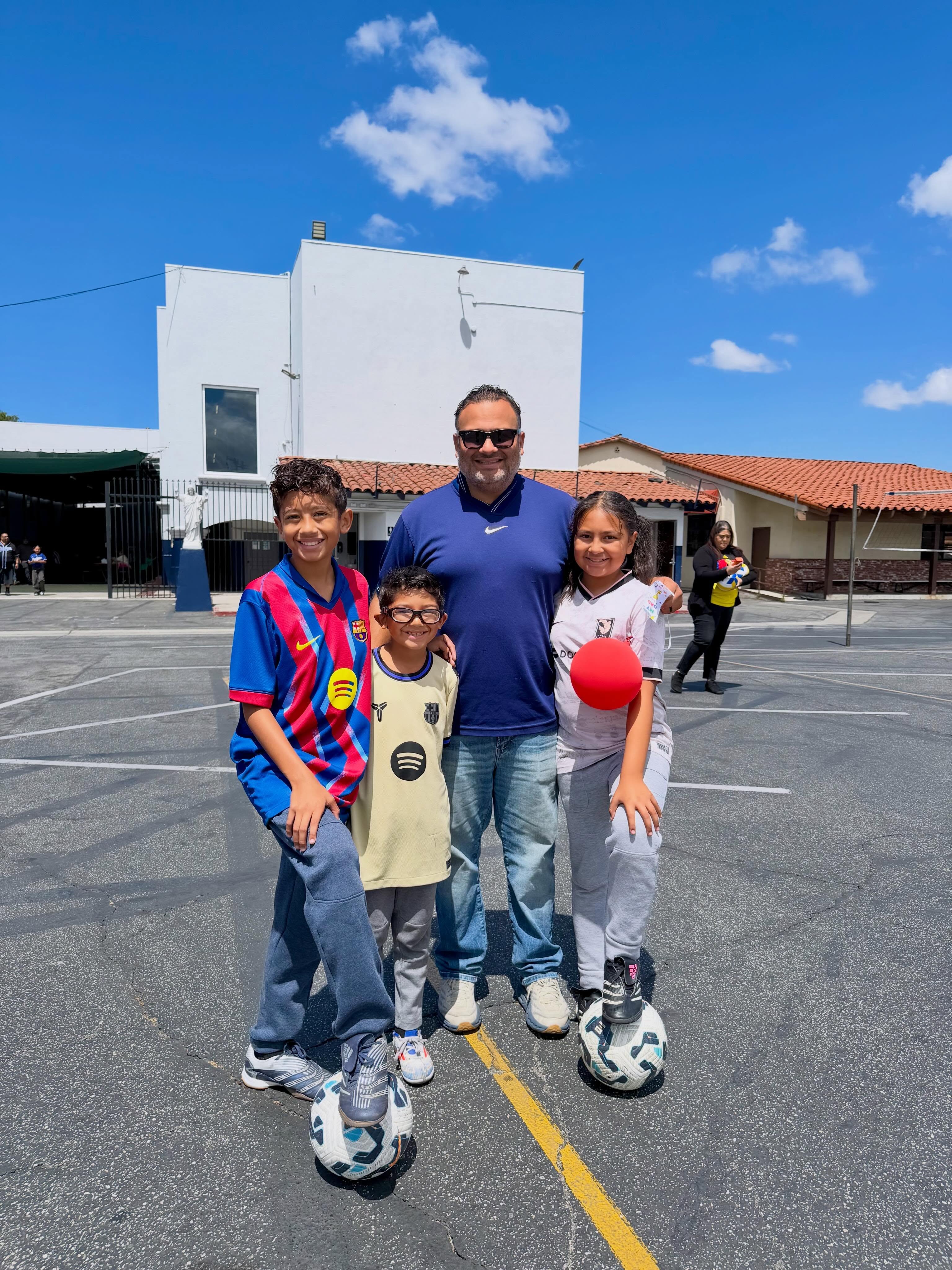 P is for “Picnic with Pops!” 💙👨🏻🧺
#stemydiuscatholicschool #jaguarstrong #abccountdowntosummer #picnicwiththepops