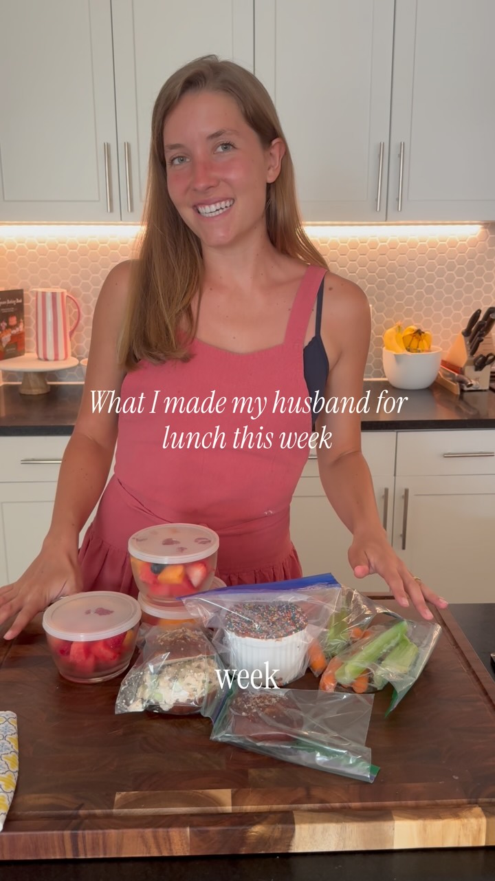 Comment “lunch” for the link to my website with all my recipes! 🥪
I love making my husbands lunch and look forward to making it every week! I always prep everything on the weekends so we do not have to think about it after work!
Do you make your husbands lunch?♥️
#weeknighthomemaker #homemaker #yummy #food #fashion fun yum fyp foryoupage follow wife workingwife cpa marriage