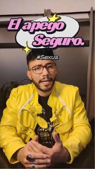🧠 El apego seguro no significa perfección. Significa conciencia.
Muchas personas creen que tener una relación sana es no sentir miedo, inseguridad o dudas.
Pero no se trata de eso.
💡 El apego seguro es poder decir:
❤️ "Necesito cercanía" sin miedo al abandono.
❤️ "Necesito espacio" sin sentir culpa.
❤️ "Esto me duele" sin temor a ser juzgado.
✨ En la intimidad, esto se traduce en:
✔ Mejor comunicación
✔ Más confianza
✔ Más placer
✔ Conexión real
Porque una relación sana no es aquella donde nunca hay conflictos.
Es aquella donde ambos pueden expresar lo que sienten sin presión ni culpa.
🧠 En sexoterapia no buscamos cambiar quién eres.
Buscamos ayudarte a construir formas más seguras de vincularte contigo y con tu pareja.
🌱 El apego se trabaja.
Y también se puede transformar.
💬 ¿Qué te cuesta más pedir: cercanía o espacio?
Te leo en comentarios 👇
📲 Síguenos para más contenido sobre vínculos, apego y s3xu4lid4d consciente.