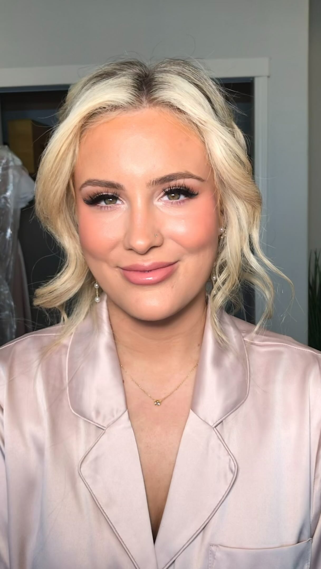 When you forget to take a before photo 😩 all my fellow makeup artists know this struggle 😅
I had the absolute pleasure of doing Jessica’s makeup again, this time she was a bridesmaid! The first time she was one of my 2025 brides 👰🏼 I love when I get to see my brides again! 🫶🏽
#weddinglook #bridalmakeupartist #destinationmakeupartist #bridalmakeupinspo #bridesmaidinspo