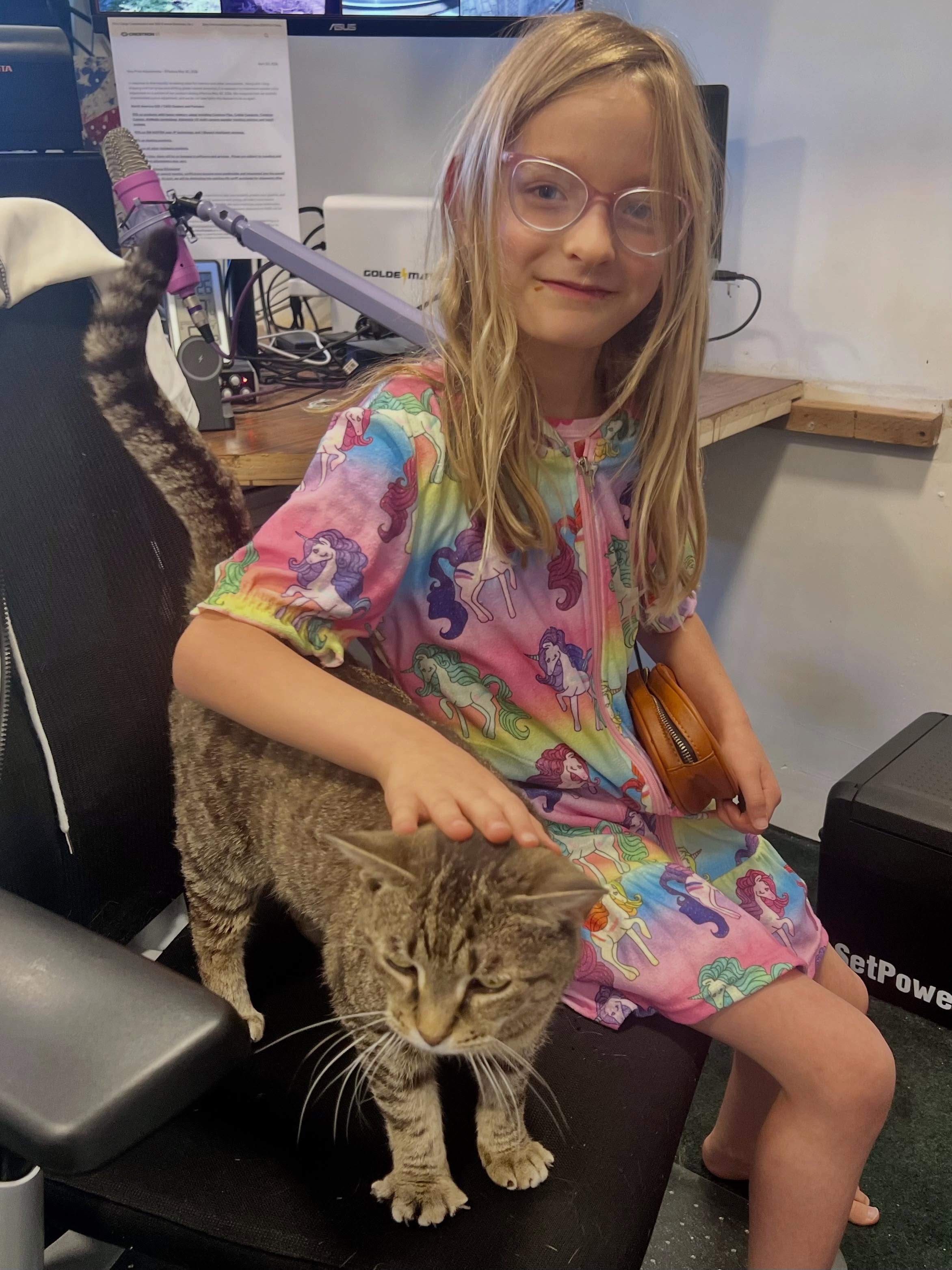 How cute is Hallie with her foster family? 🥹🩷 Hallie is the sweetest most patient kitty! She is estimated to be 9 years old and is fully vetted. Hallie spent her whole life outdoors before coming into our care. It took very little time for her to adjust to the indoor life - she has been so grateful to be indoors and LOVES it! She is a total love bug! 💖 If you’re looking for a calm and cuddly cat, Hallie is your gal! Interested in meeting Hallie? Apply for her today! She is also available to Foster-to-Adopt!