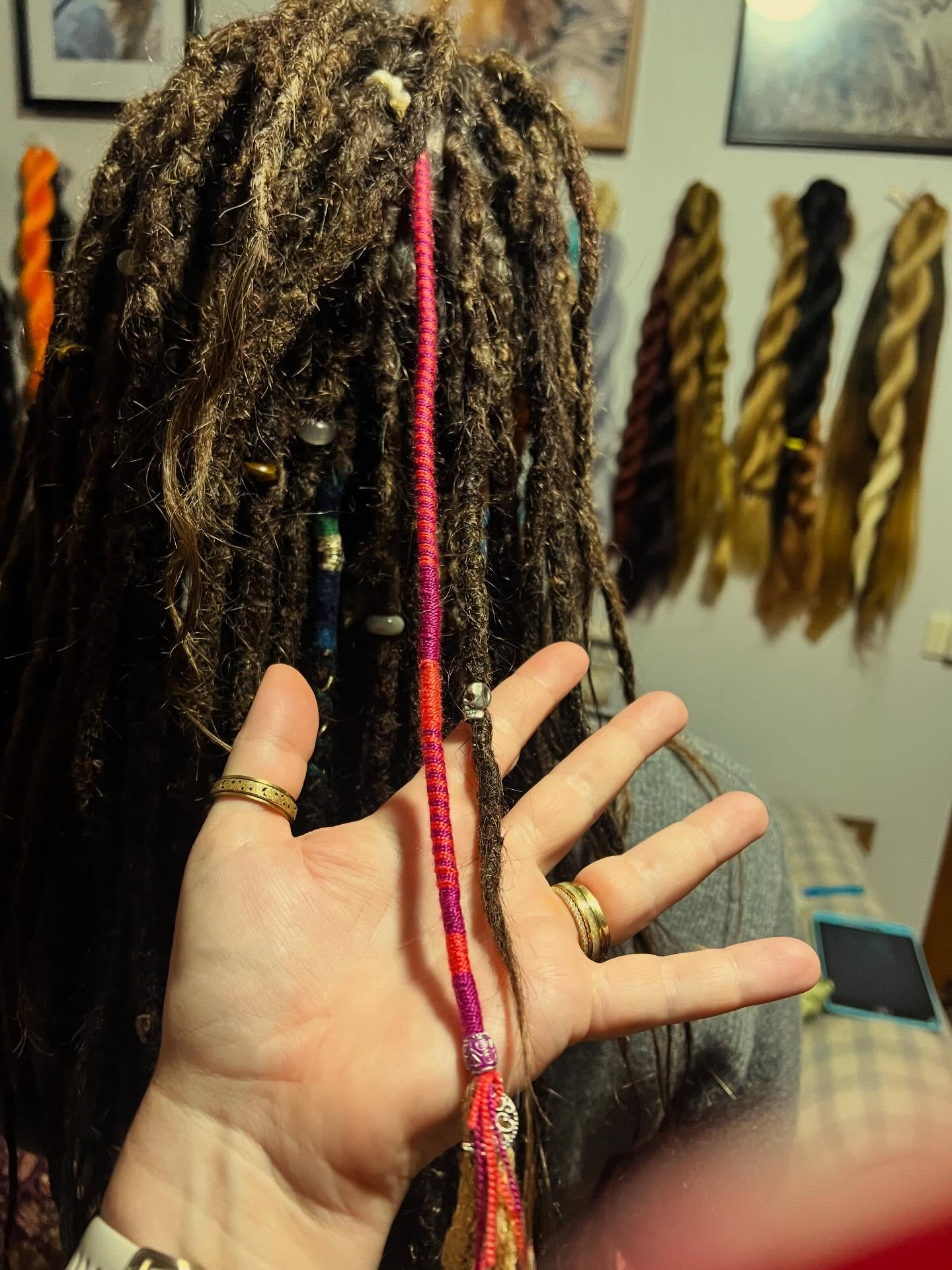 Maintenance and some new wraps 🎨
#whyknotnow #hairwraps #dreads #dreadlockmaintenance #locs