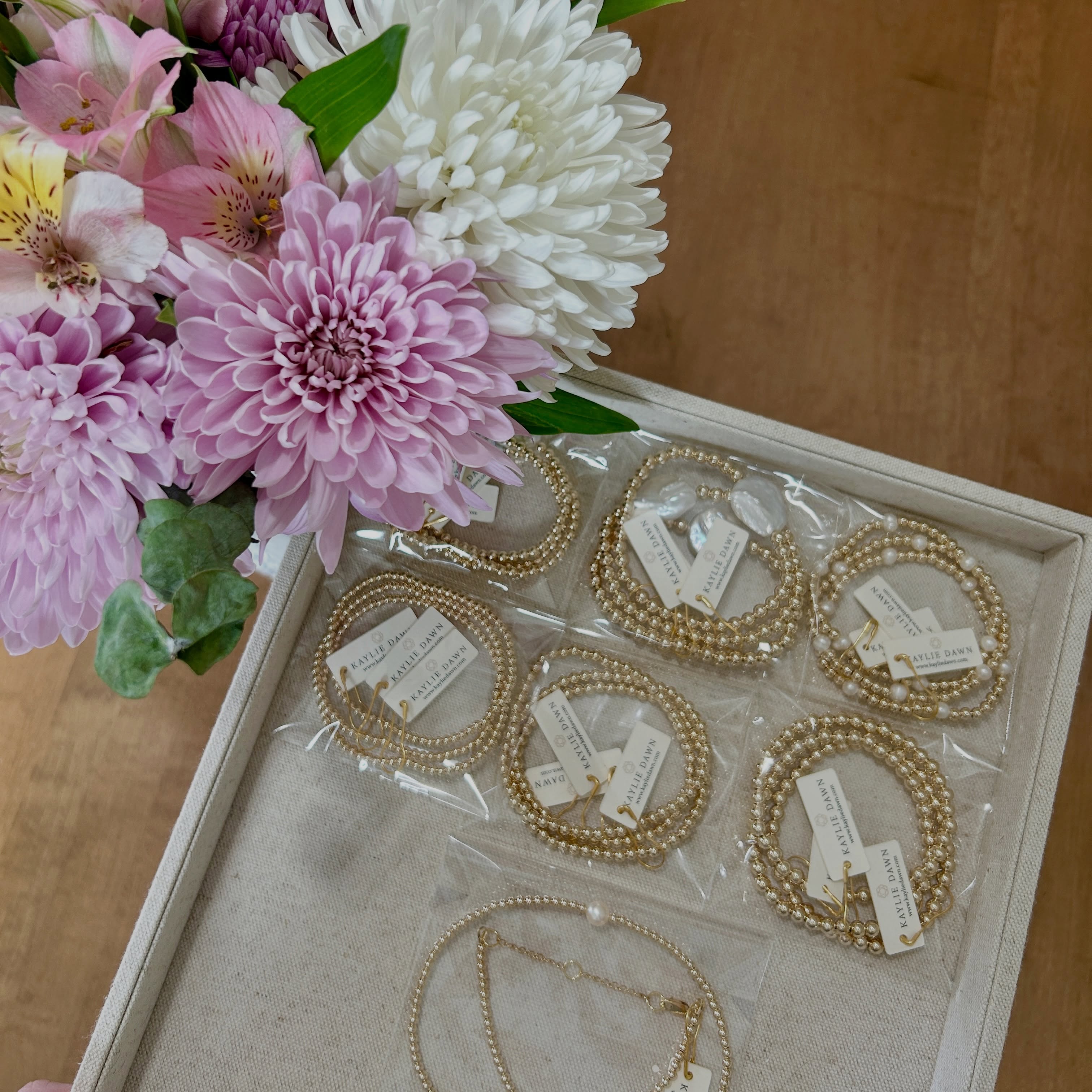 A simple wholesale collection feat. gold filled + pearls ✨
#jeweler #handmadejewelry #wholesalejewelry
Order for your store on @faire_wholesale
