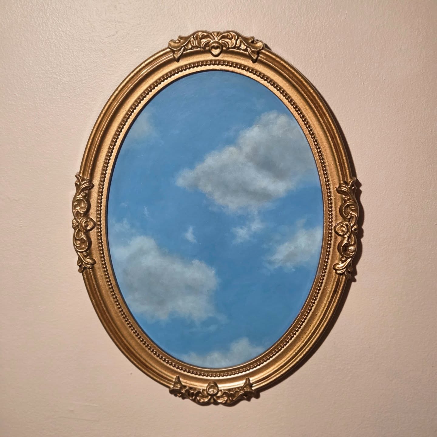 One of my newest paintings from this week. Custom made for this frame and ready to grace your walls 🖼
#cloudpainting #oilpainting #paintingforsale #originalart