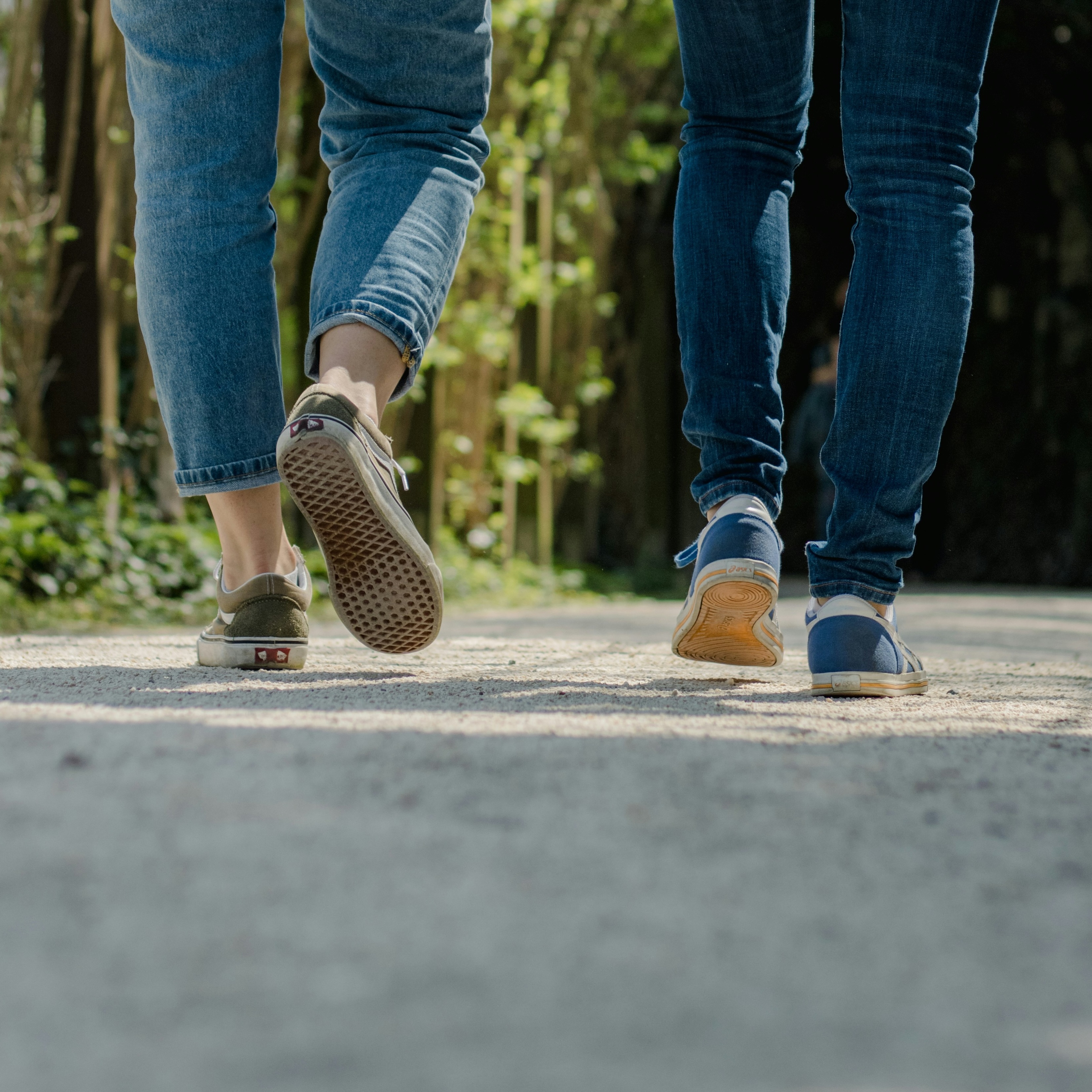 Heb je zin in een extra wandeluitdaging? Dan ben je op 12 juli van harte welkom voor onze unieke PRoostwandeling van ongeveer 15 km. Deze route voert je langs de mooiste plekjes van Kapelle-Oost.
Tijdens de wandeling kun je genieten van drie sfeervolle rustpunten met drankjes en lekkernijen, verzorgd door de Chiro- en Scoutsleiding en zorgboerderij Huppeldepup. De opbrengst gaat volledig naar de financiering van hun zomerkamp.