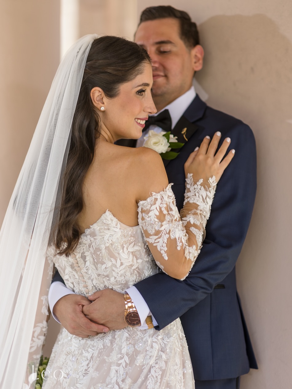 Beauty as unforgettable as the love story 🤍
Makeup by Jules
Photographed by @leophotographers
•
•
•
Bridal hair and makeup, bridal hair and makeup inspo, half up hairstyle, soft glam, Florida MUA, South Florida bridal glam team, Chicago MUA, Chicago bridal glam team