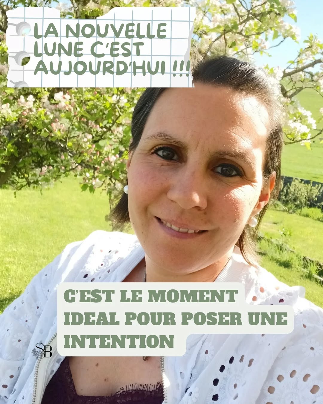Nouvelle Lune en Gémeaux 🌑
15 juin 2025
Ce soir, la nouvelle lune pose doucement sa main sur le mental.
Elle t'invite à faire une pause dans le bruit des pensées, des mots, des échanges, pour revenir à ce qui compte vraiment pour toi.
Une nouvelle lune, c'est un espace de commencement.
Pas d'effort.
Pas de pression.
Juste une invitation à te demander :
Qu'est-ce que je souhaite cultiver dans les semaines à venir ?
Quelle graine ai-je envie de planter ce soir ?
Prends quelques instants pour écrire tes intentions.
Une phrase.
Quelques mots.
Ce qui vient du cœur.
Et laisse l'énergie de cette lune accompagner ce que tu poses ✨
Avec le cœur, Mireille 💚