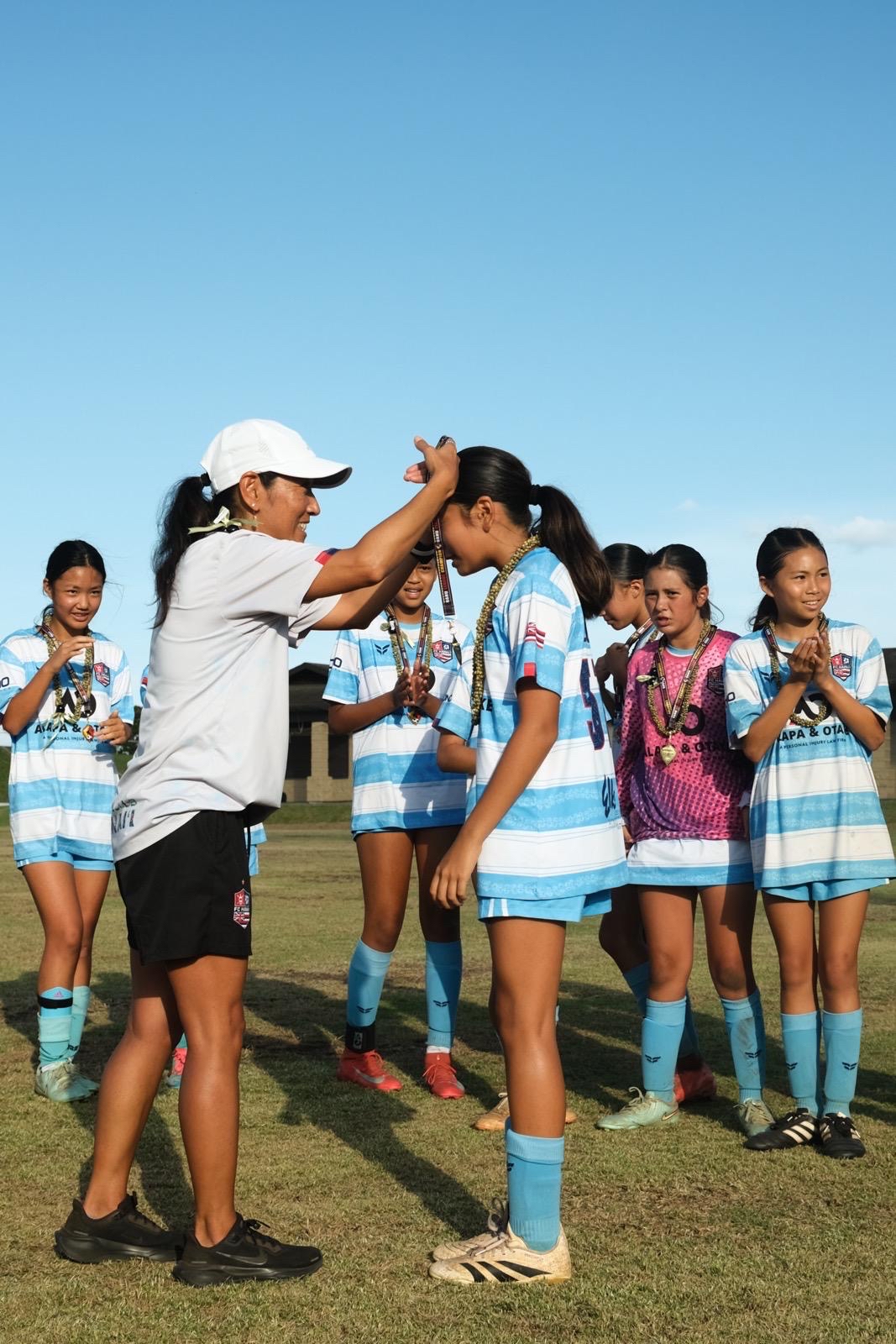🏆 2013 Girls — Division Champions
Congratulations to Coach Mel Boehm and the 2013 Girls on winning their division this season. 🌺⚽️
Behind every result are the training sessions, challenges, mistakes, and moments that help a team grow.
Well done, girls. Enjoy the moment.
#FCHawaii #HawaiiSoccer #HawaiʻiSoccer #GirlsSoccer #PlayerDevelopment #AchieveInspireConnect