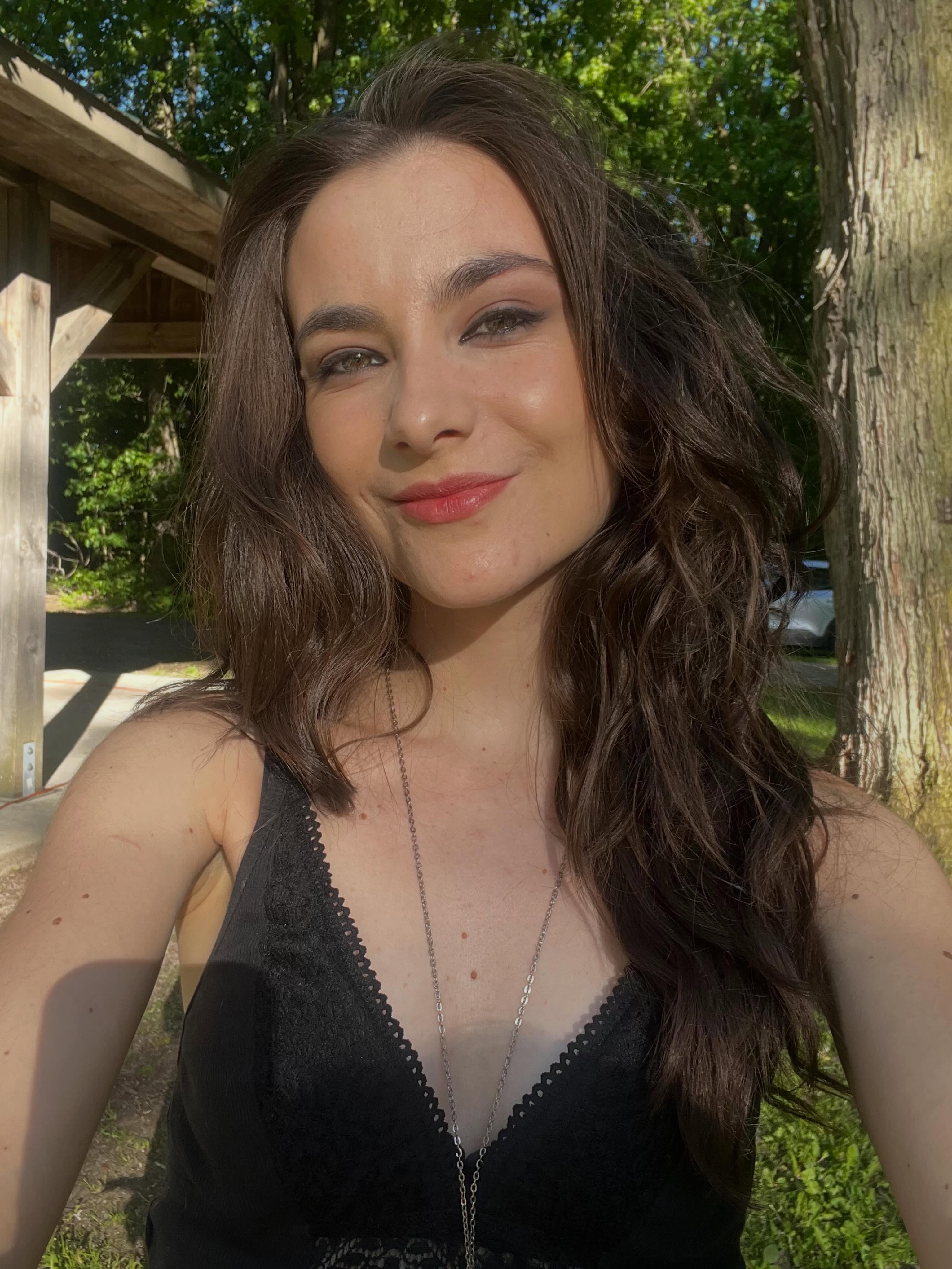 Hangin in the park today! @poppy_flobby at 7pm, yours truly at 8pm for Music in the Park with TWEEC in Elmira 😁✌️❤️