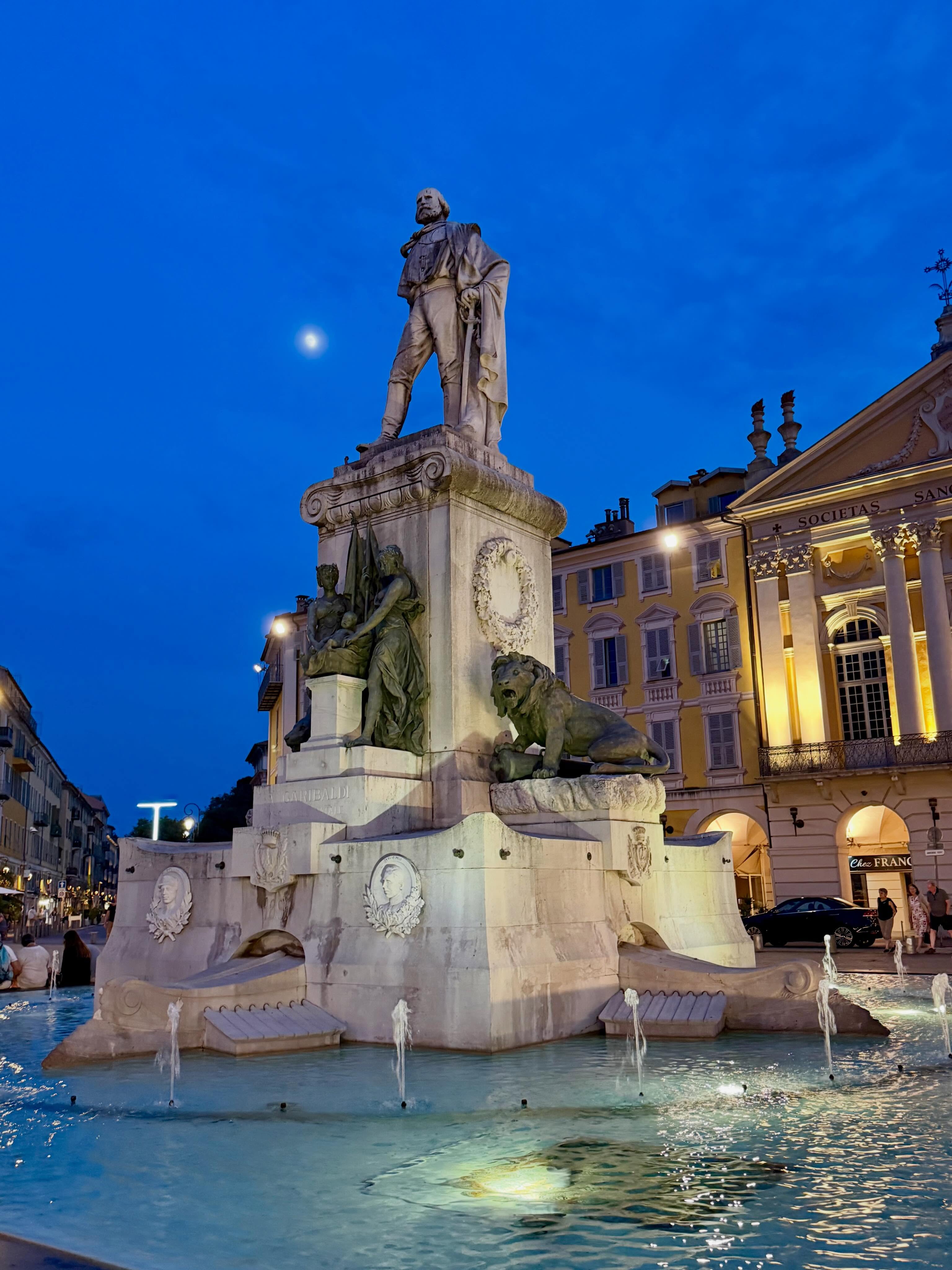 Place Garibaldi #nicefrance #cotedazurfrance #frenchriviera🇫🇷🌴☀️ #retireandtravel #travelbloggers
