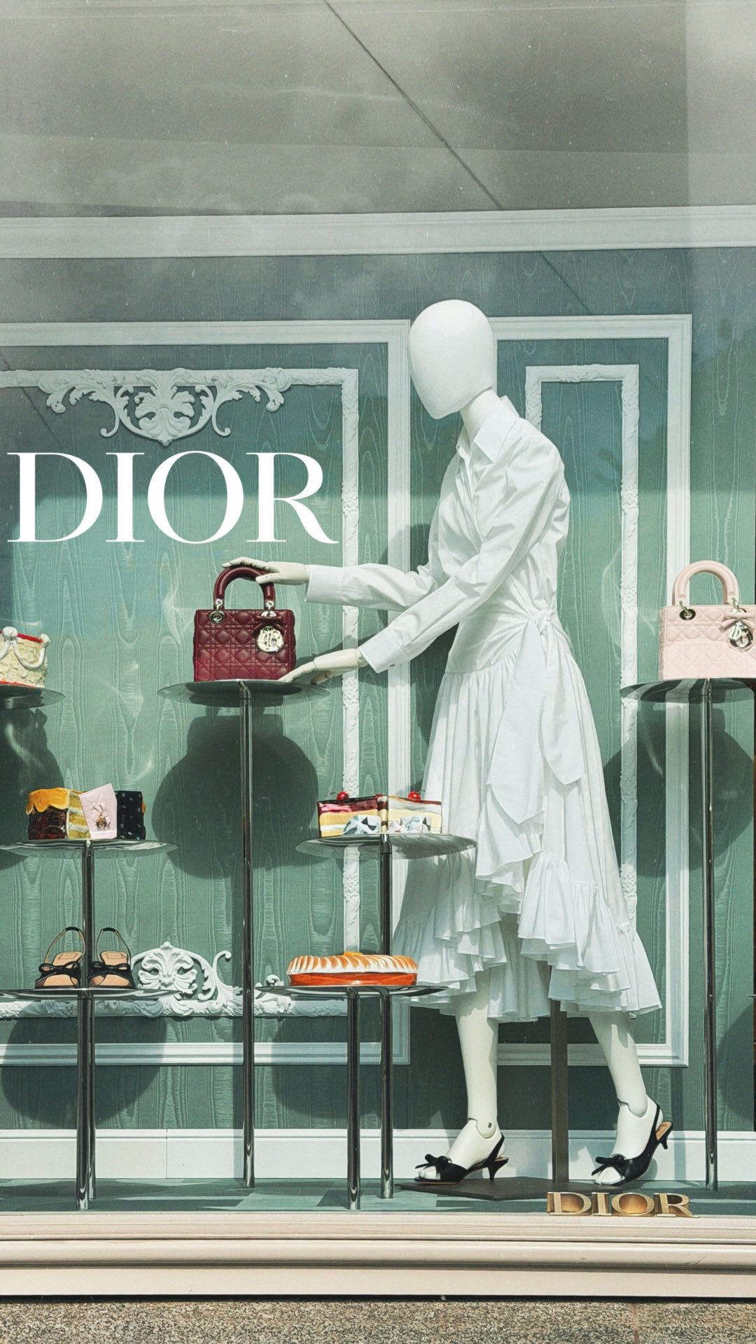 Celebrating Mother’s Day in style ✨ with Dior Couture.
#brandactivation #kalligrafie #graveren #calligraphyengraving #luxuryevent