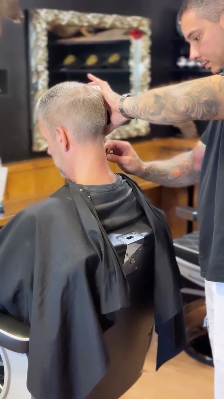 The finishing touches make all the difference.
Apply the right styling products, perfect the quiff, and tidy up the neckline for a clean, sharp finish. Every stage of a haircut matters, because great cuts aren’t rushed, they’re refined.
#barbershoproyals #royalsbarbershop