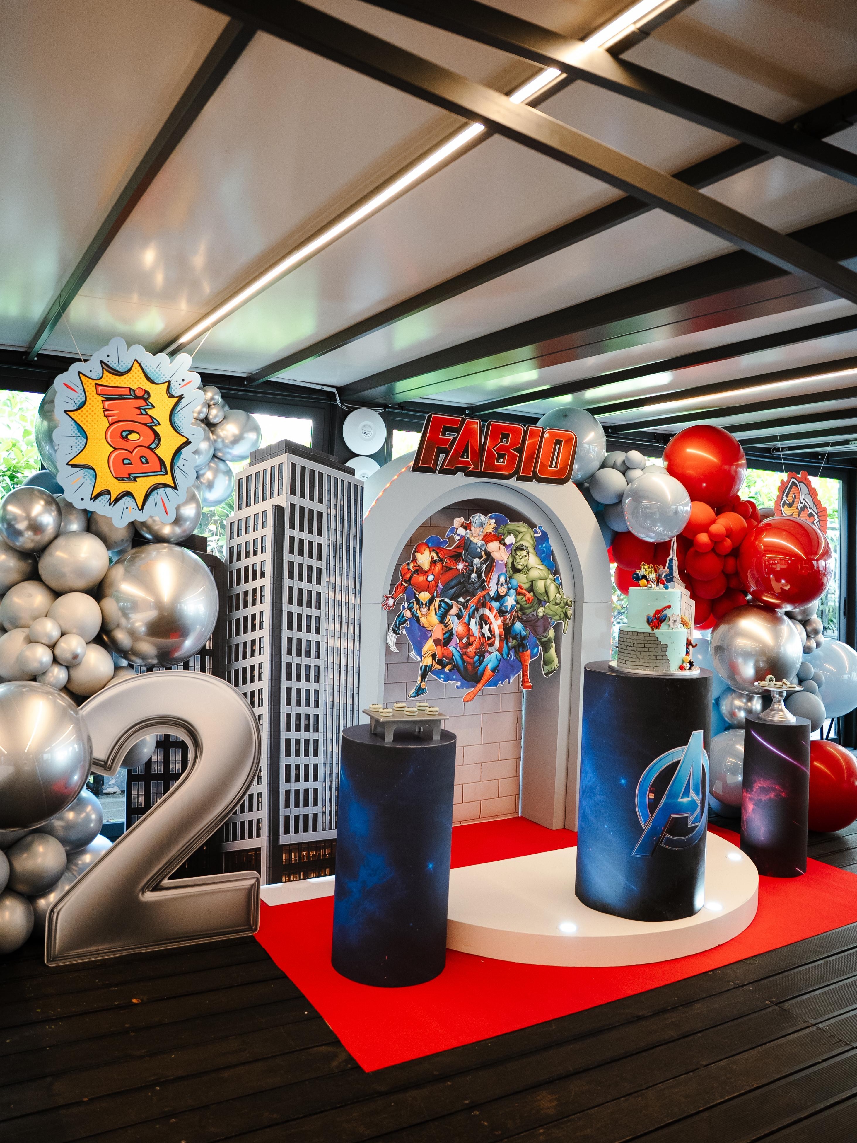 🎈✨ SUPEREROI
Dietro ogni allestimento non ci sono solo palloncini, ma progettazione, studio dei colori, proporzioni, materiali e attenzione ai dettagli.
Per il secondo compleanno di Fabio abbiamo realizzato un allestimento a tema Avengers completamente personalizzato, trasformando uno spazio in un piccolo mondo dedicato ai suoi supereroi preferiti. 🦸♂️⚡
È questo che facciamo ogni giorno, dare forma alle idee e trasformarle in scenografie che lasciano il segno.
📍House Party for @events_mammamia
✨ Se sogni un evento unico, siamo pronti a renderlo realtà.
#housepartymilano #balloondecoration #partyplannermilano