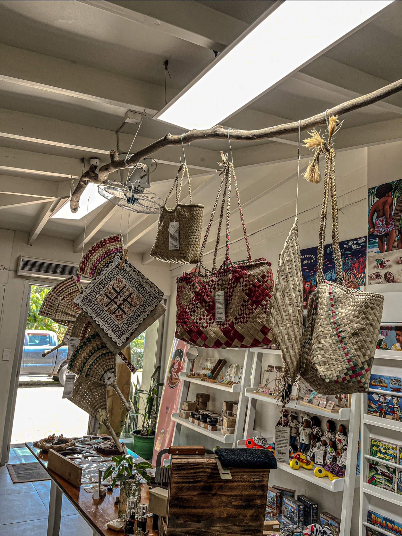 Traditional bags and fans, proudly made in Fiji ๐ซ๐ฏ
Shop our beautiful handcrafted collection, or order personalised fans made just for you.
.
.
.
.
.
#fiji #fijianbusiness #supportlocal #tourismfiji #theprojectsfiji