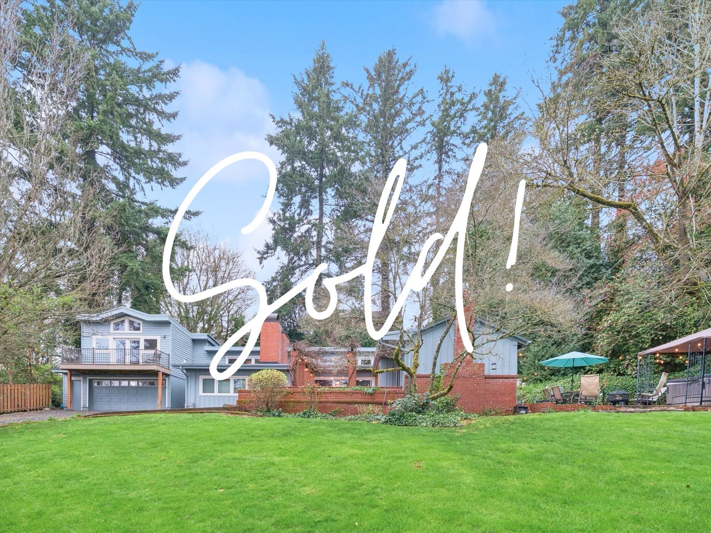 Congratulations to my seller on the sale of her Mid-Century home! ๐ This home was very unique and took a very particular buyer but we found one and they are just thrilled that they get to call this home! ๐
๐ 8401 SW Canyon Ln, Portland, OR 97225
4 bed ๐๏ธ โ3 bath ๐ | 2 car ๐ | 2,496 sqft ๐ | 0.63 acres ๐ณ | Territorial views ๐ฒ
SOLD: $725,000
Days on market: 29
Average days on market for W Portland: 84
MLS 192391175
.
.
.
#bridlemile #swportland #pdxrealestate #oregonrealestate #portlandoregon